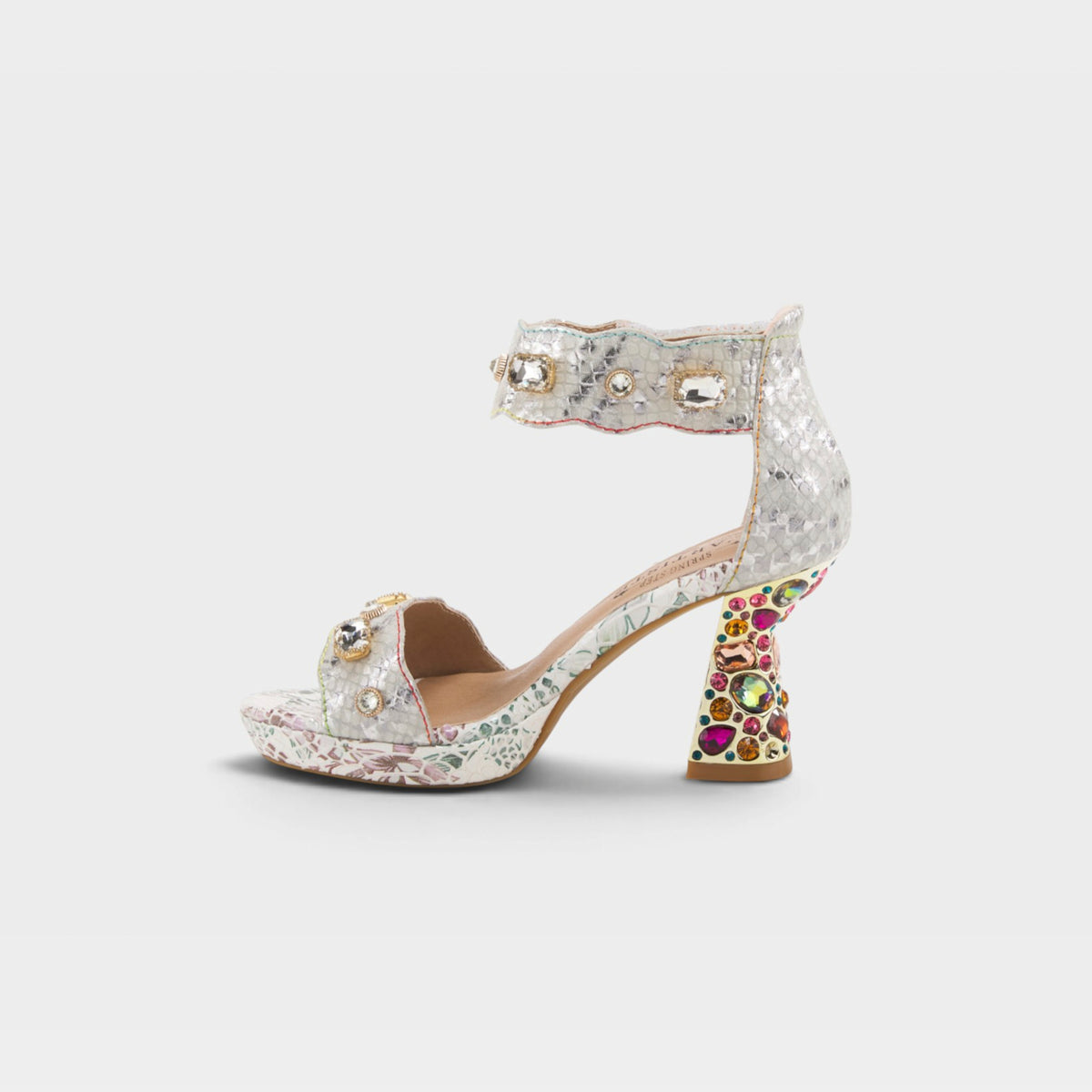 L'Artiste Jewell closed back sandals in Ice, side view