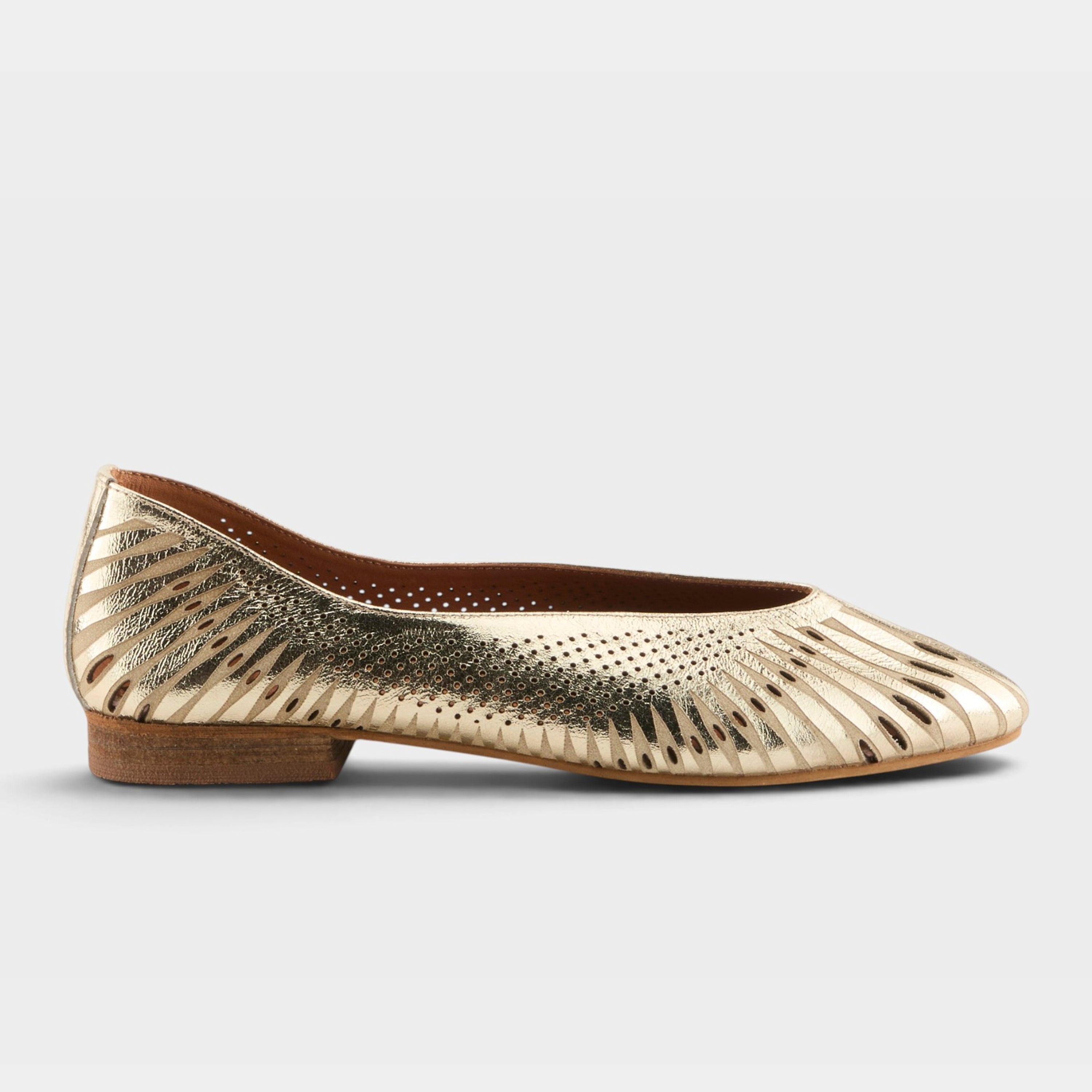Spring Step Jovy Gold Shoe