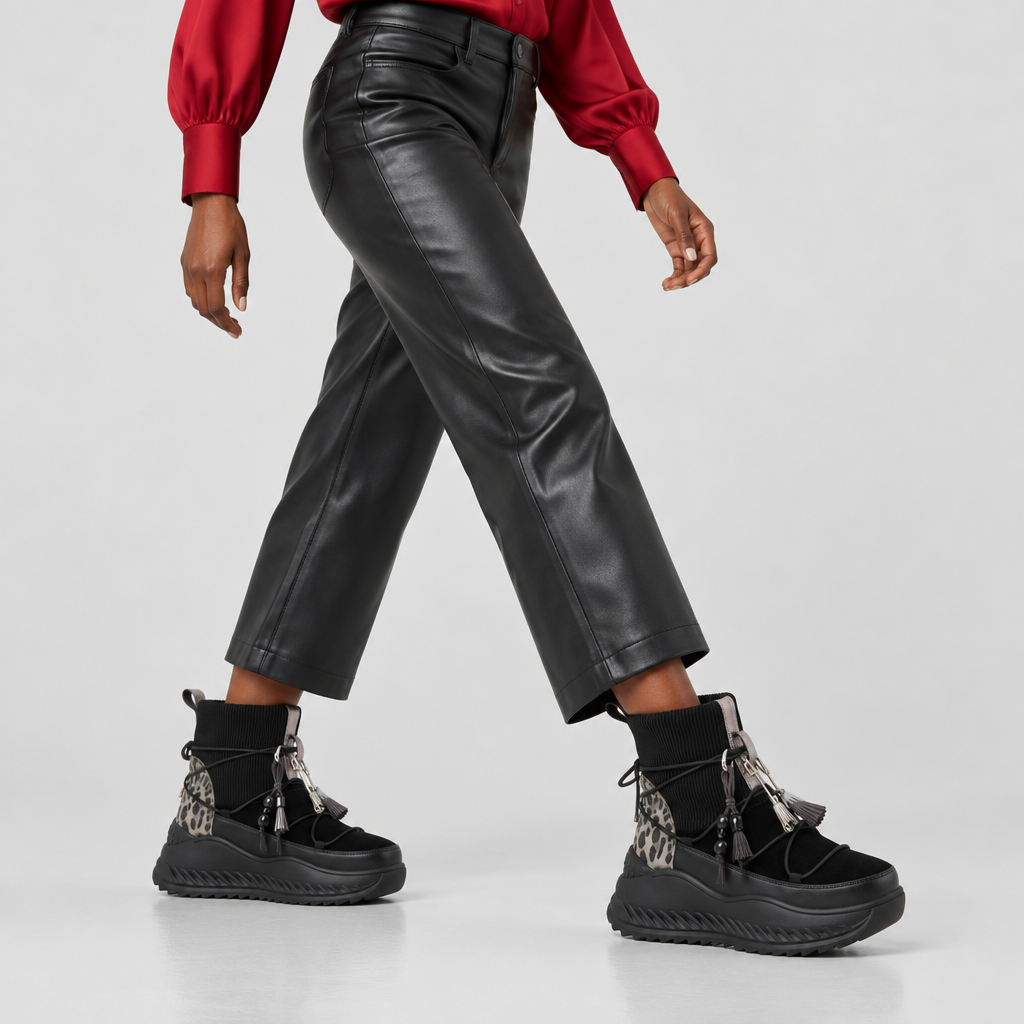 Azura JUMPER BOOTS – on-foot lifestyle view
