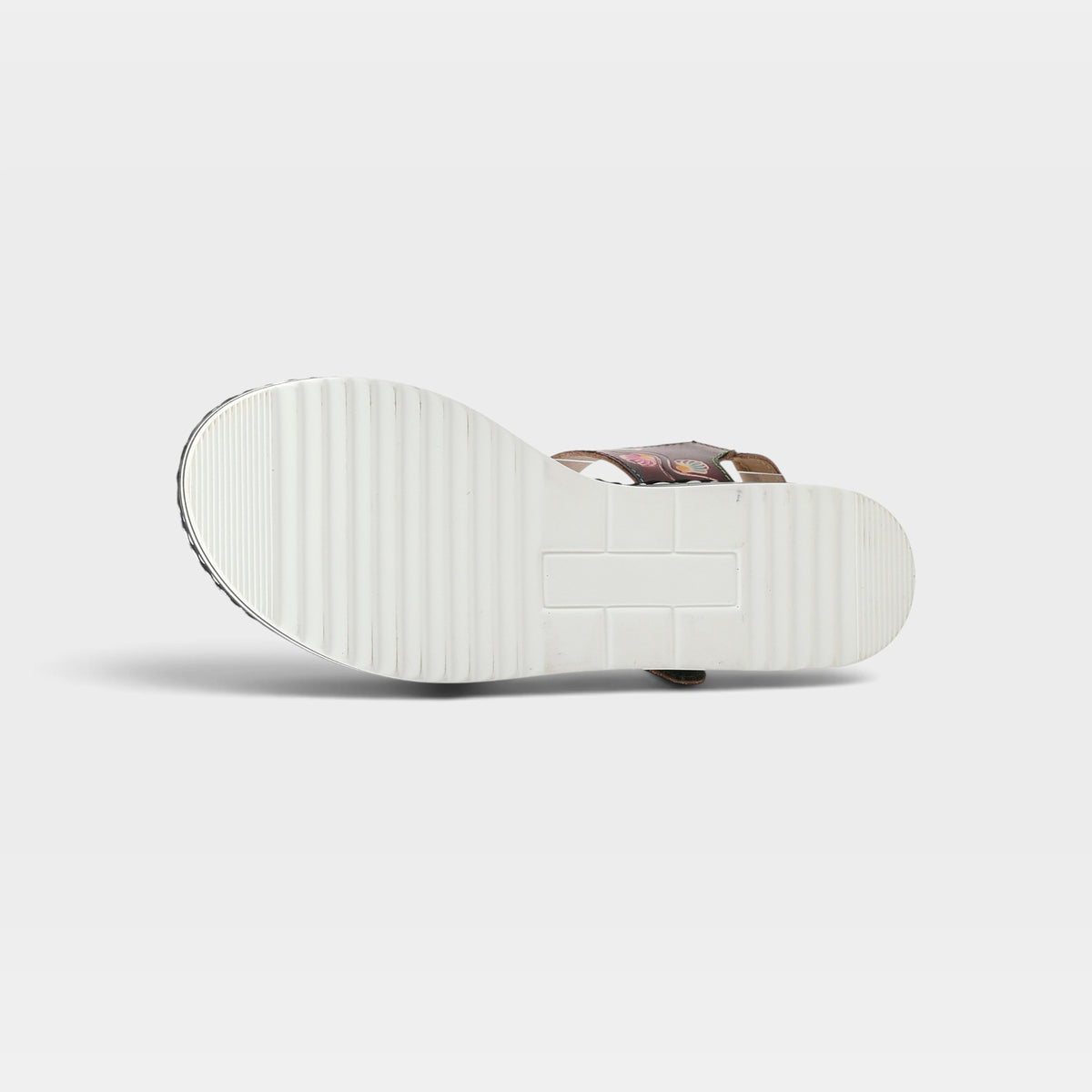 L'Artiste Laga slingback sandals in Plum Multi, outsole view