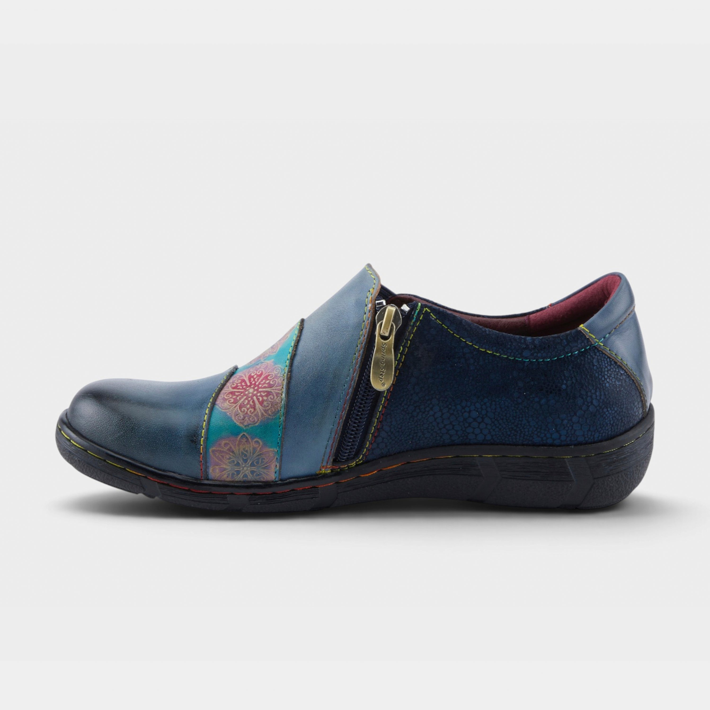 L'Artiste Lata slip-on shoe in Navy Multi, side view