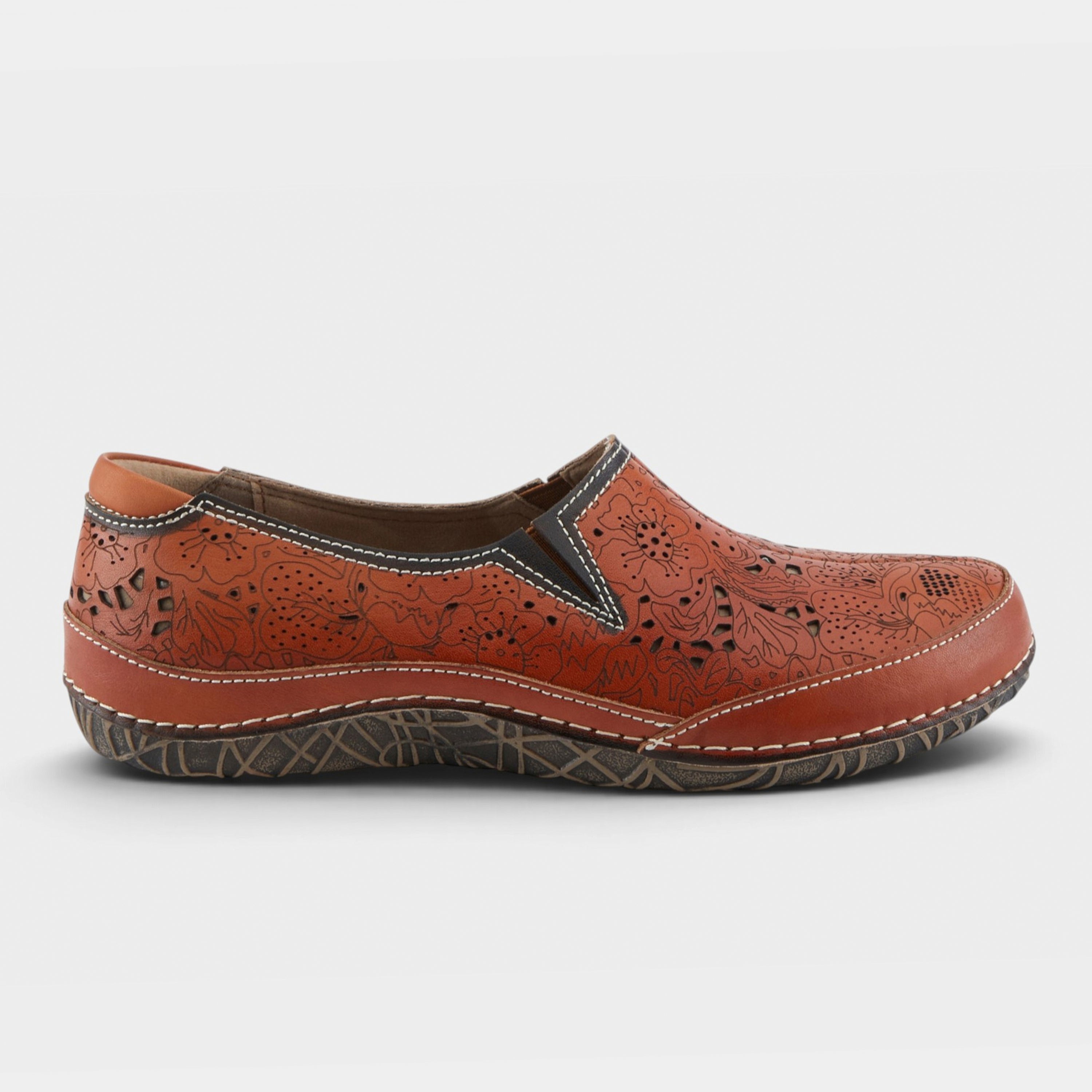 L'Artiste Libora slip-on shoes in Camel, hero view