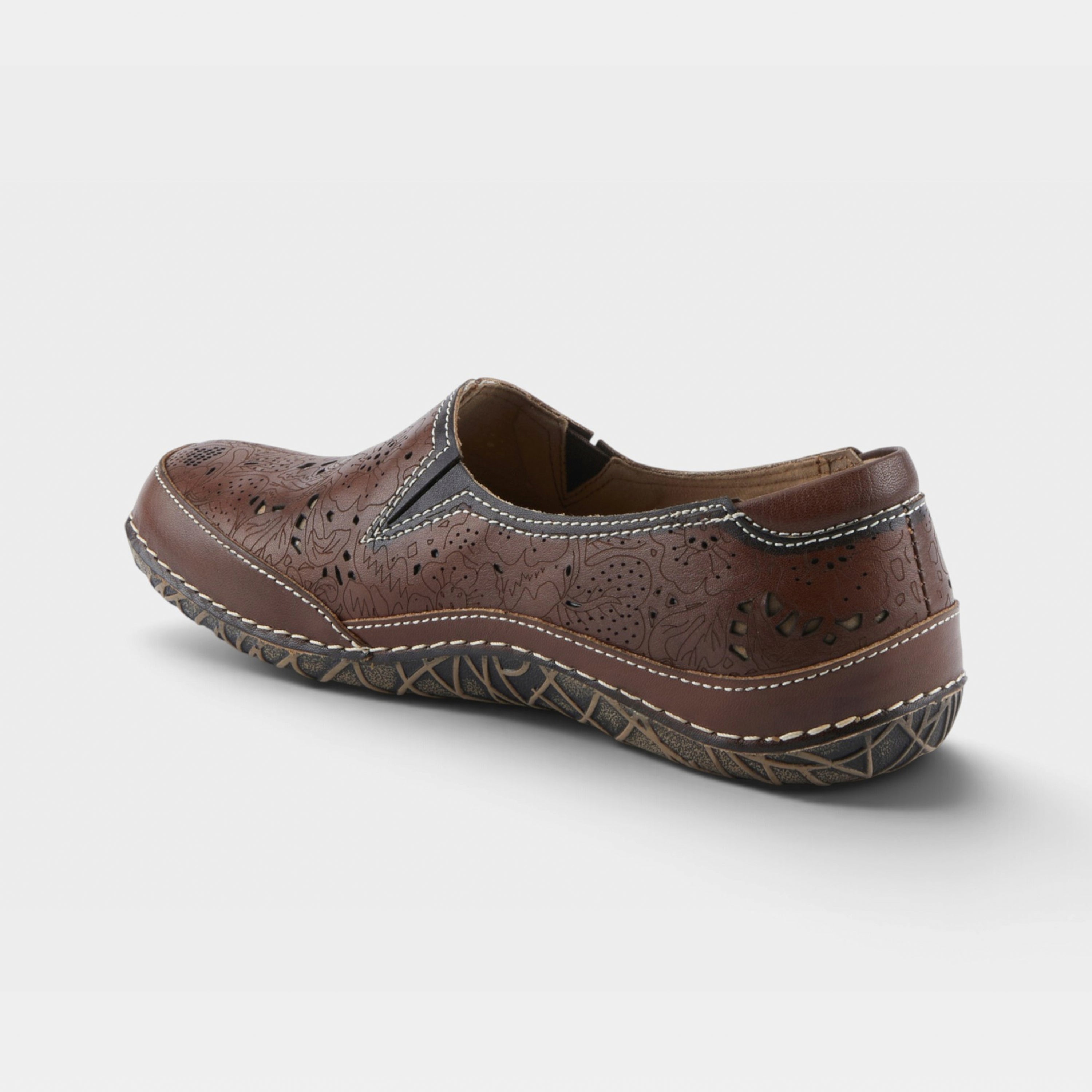 L'Artiste Libora slip-on shoes in Taupe, alternate angle view