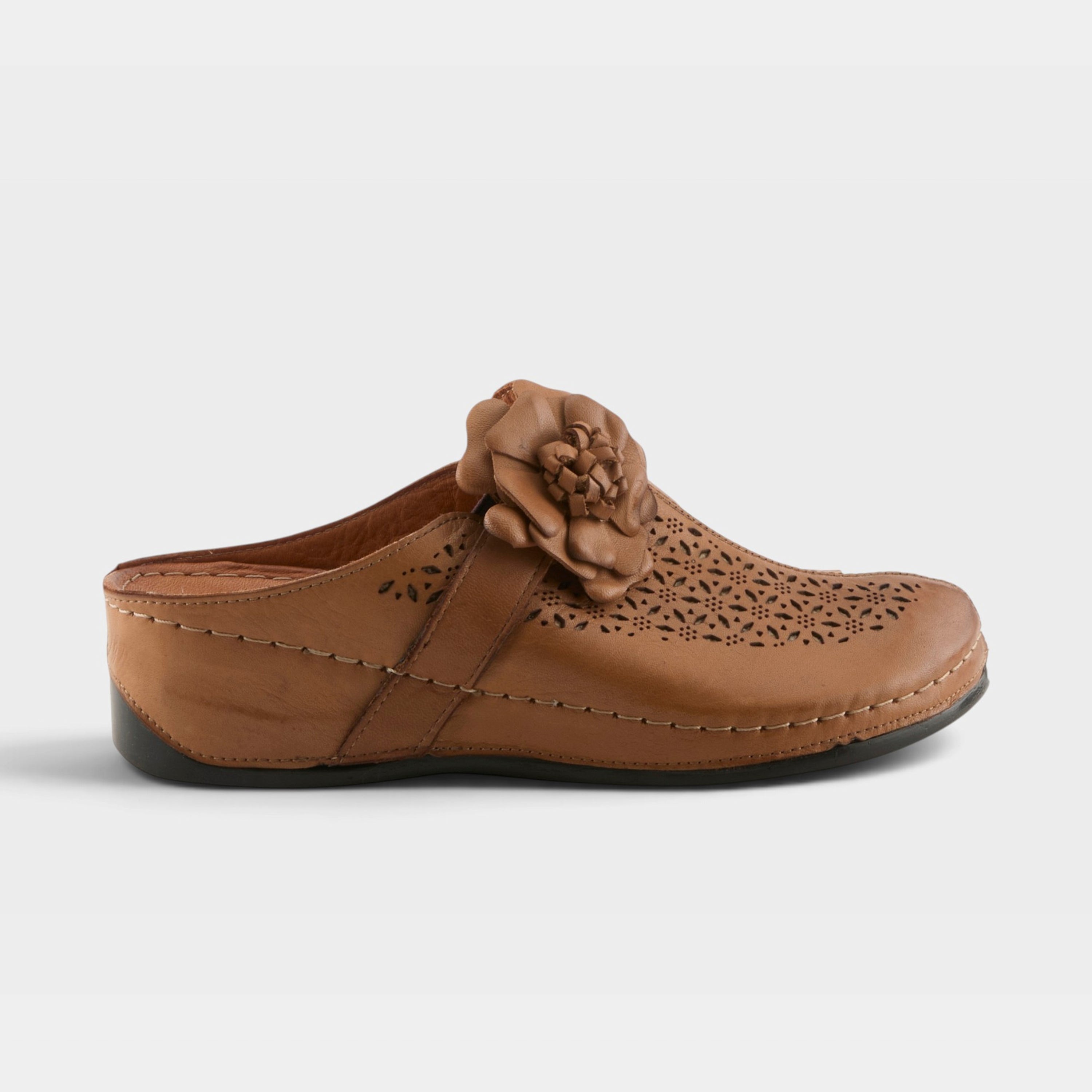 Spring Step Lilybean Camel Clog