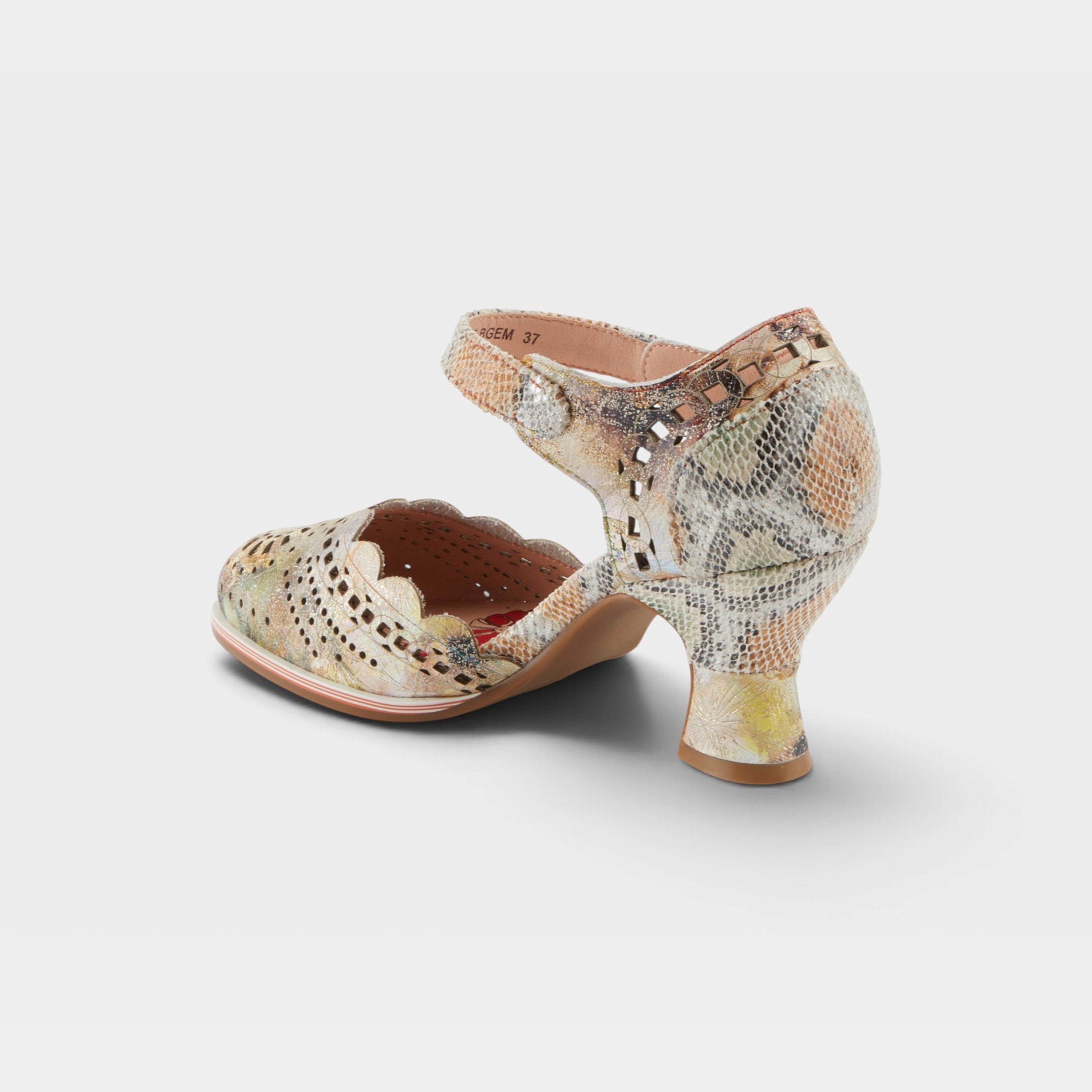 L'Artiste Luxe shoes in Beige Multi, alternate angle view