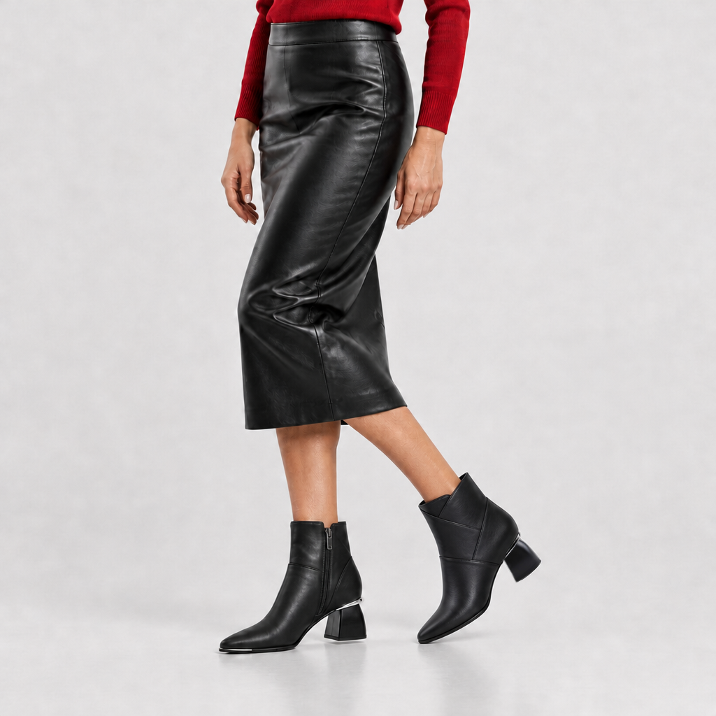 Azura MAGNETIC BOOTS – on-foot lifestyle view