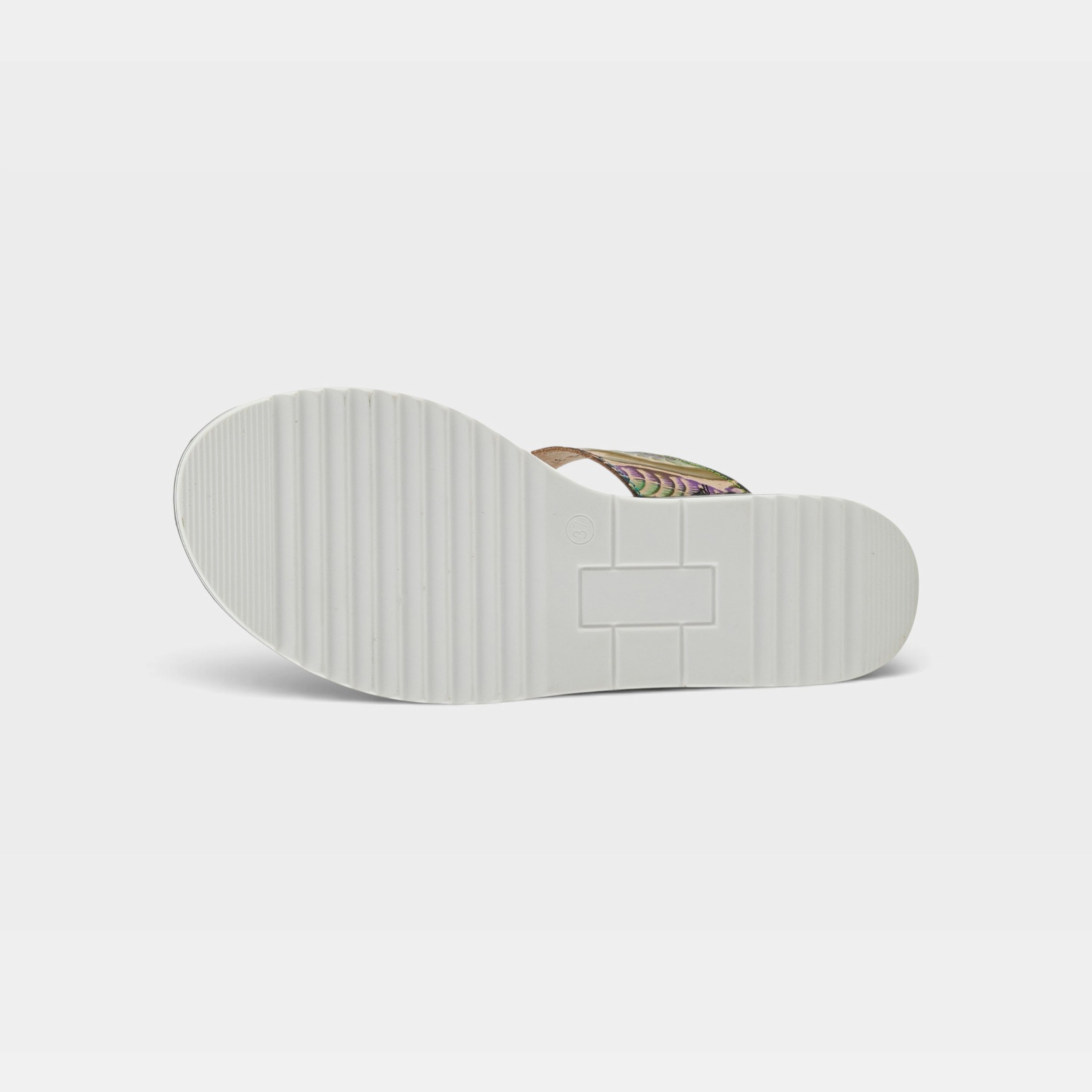 L'Artiste Naomi-Monarch sandals in Olive Multi, outsole view
