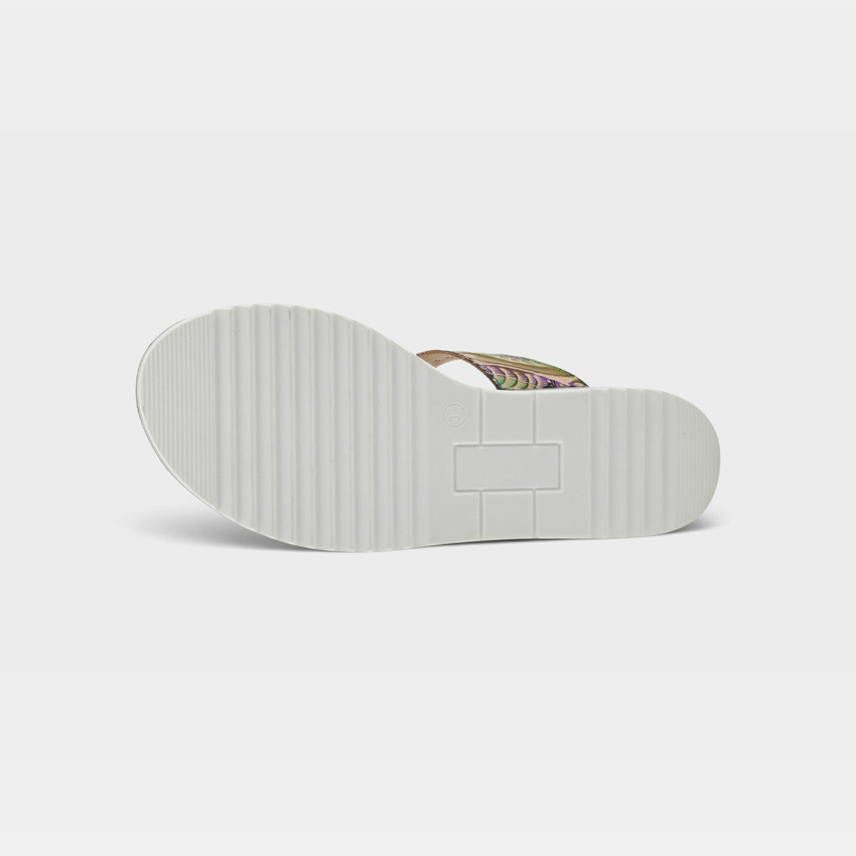 L'Artiste Naomi-Monarch sandals in Olive Multi, outsole view
