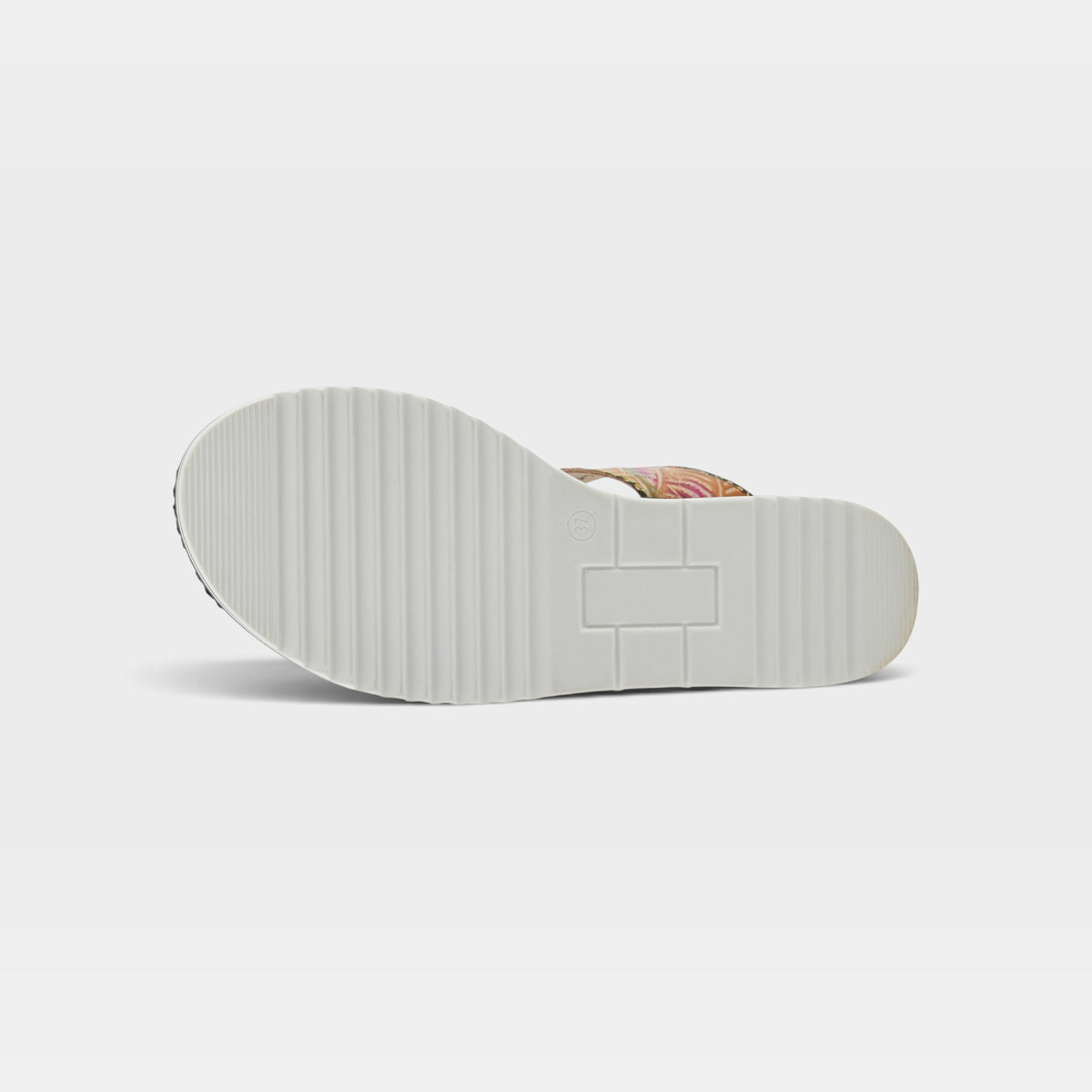 L'Artiste Naomi-Monarch sandals in Tan Multi, outsole view
