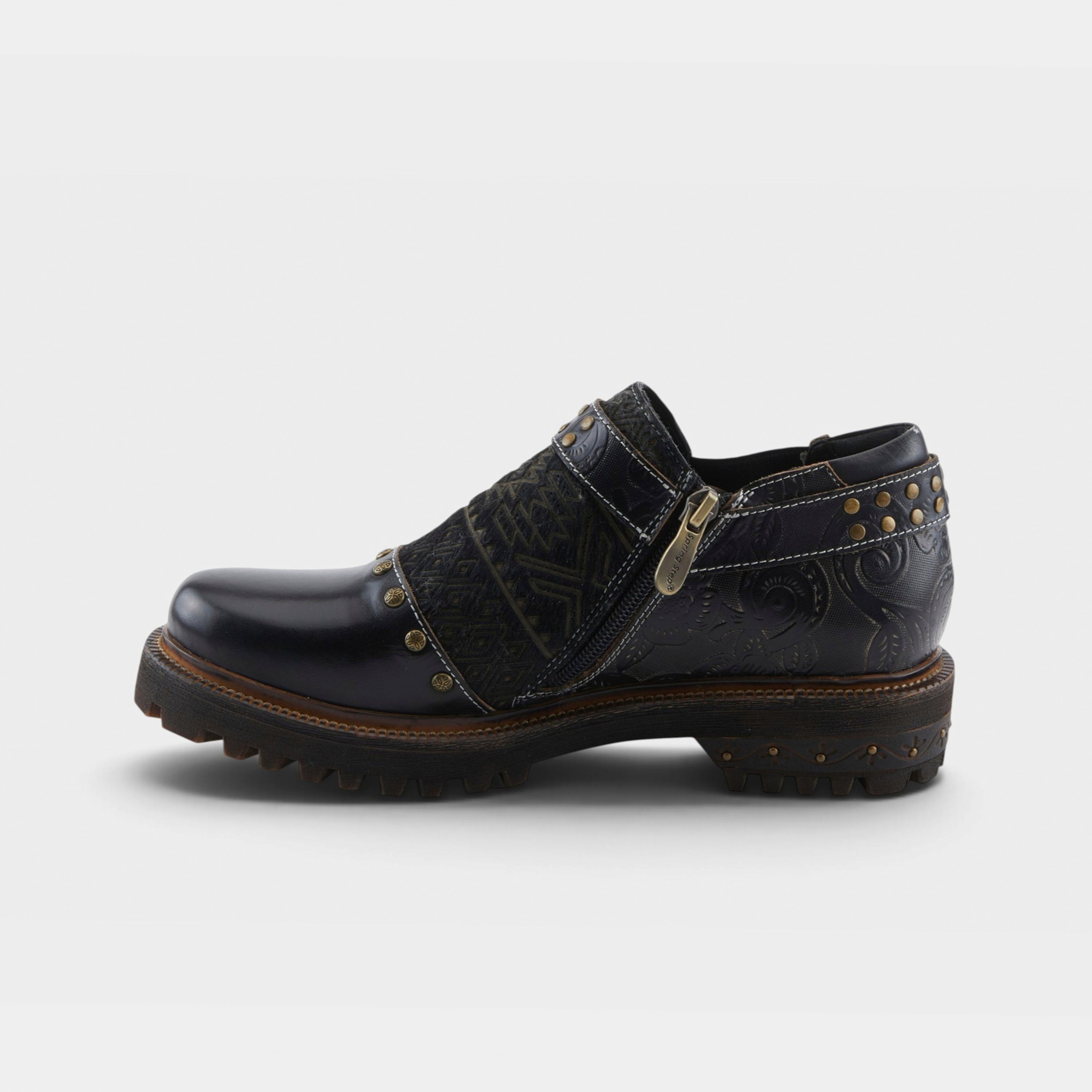 L'Artiste Noriella shoes in Black, side view