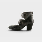 L'Artiste Notched-Nature boots in Black, side view