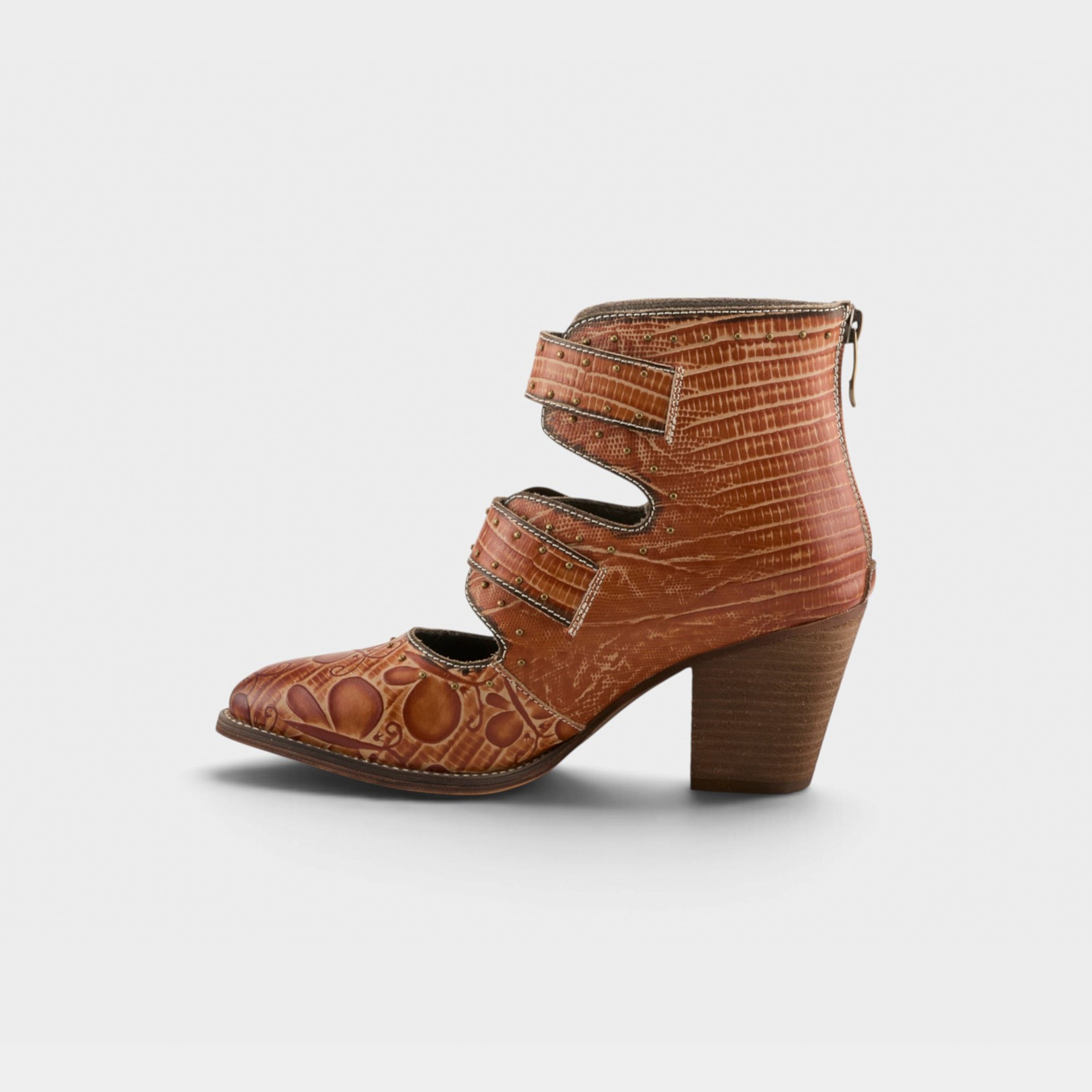 L'Artiste Notched-Nature boots in Camel, side view