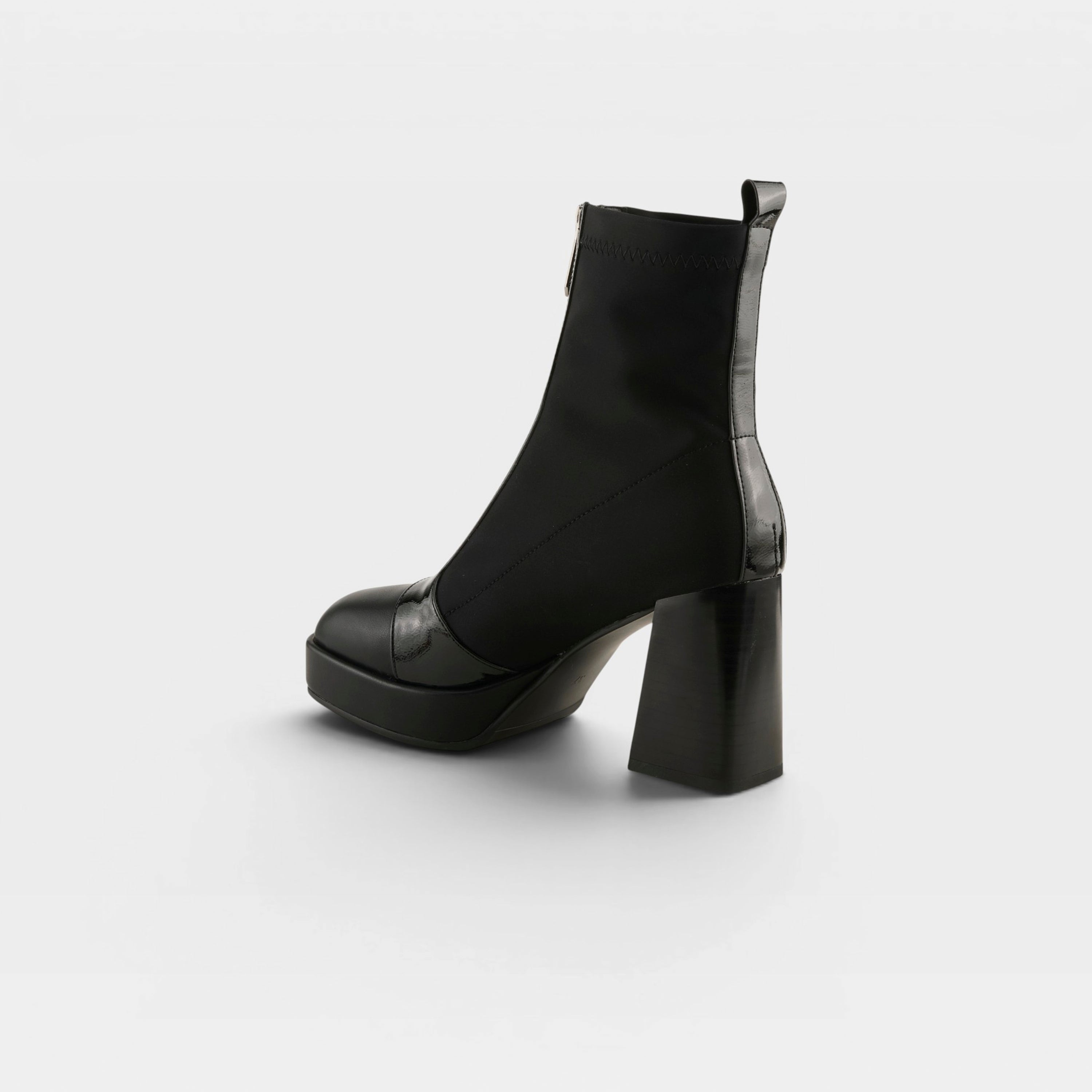 Azura Noticeme Black Boot