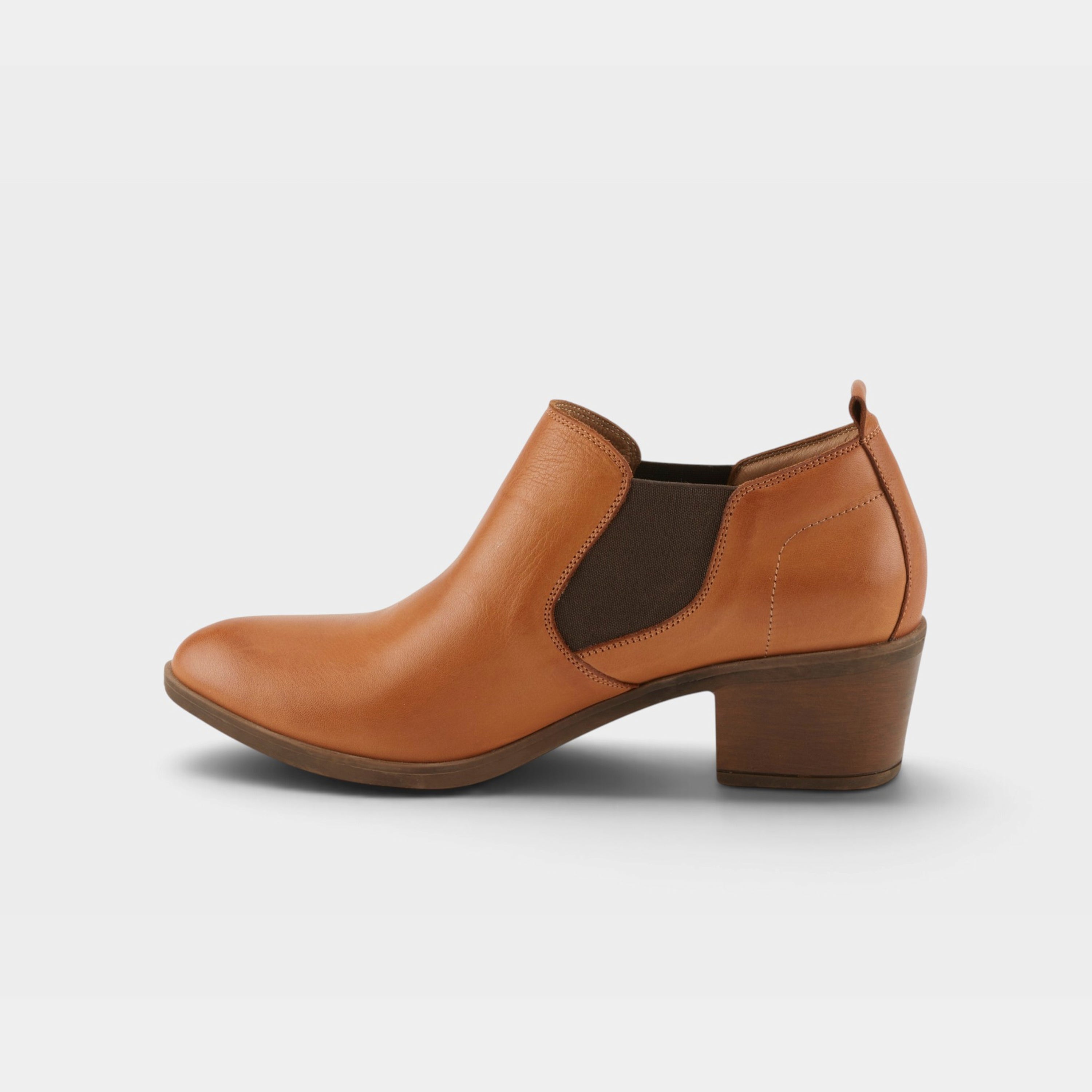 Spring Step Phaedra Camel Shootie