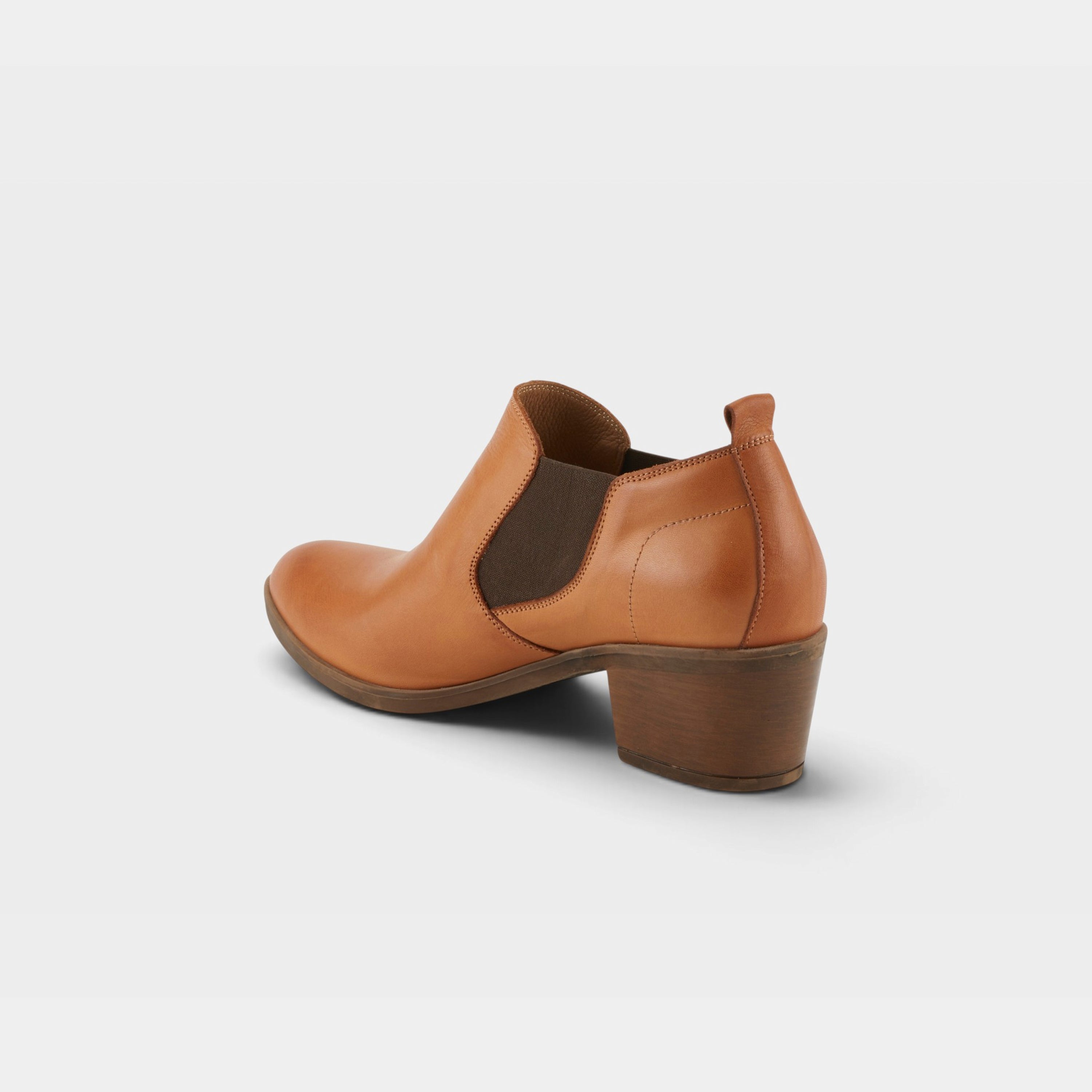 Spring Step Phaedra Camel Shootie