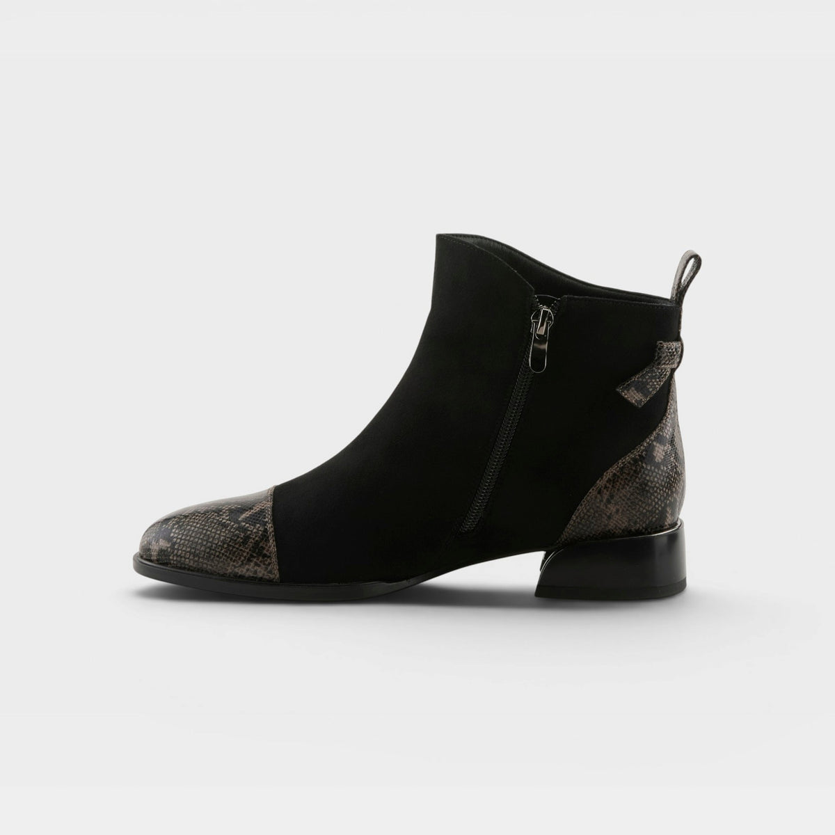 Azura – Salacia – Black Suede – Sandal