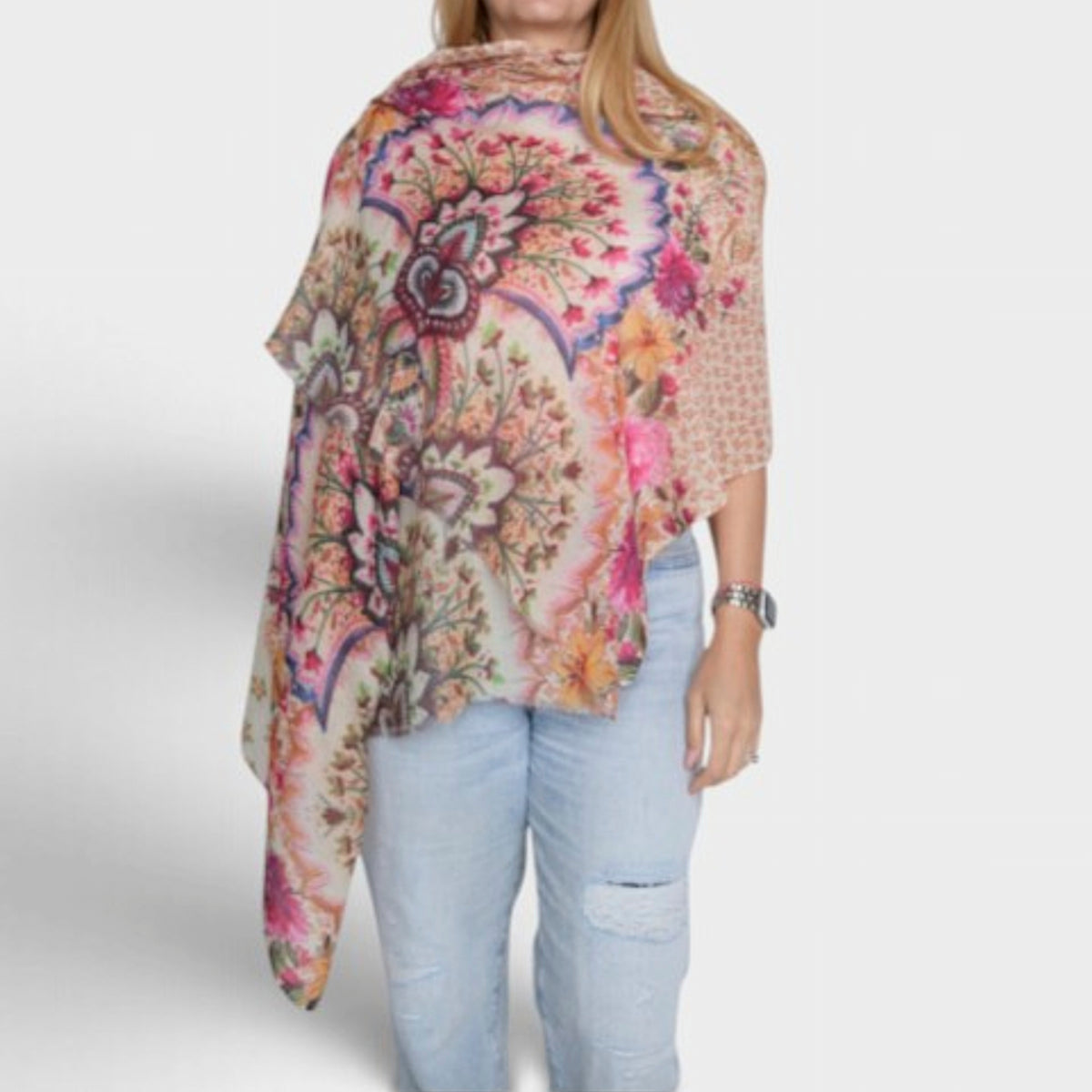 L'ARTISTE XAVIERA SCARF