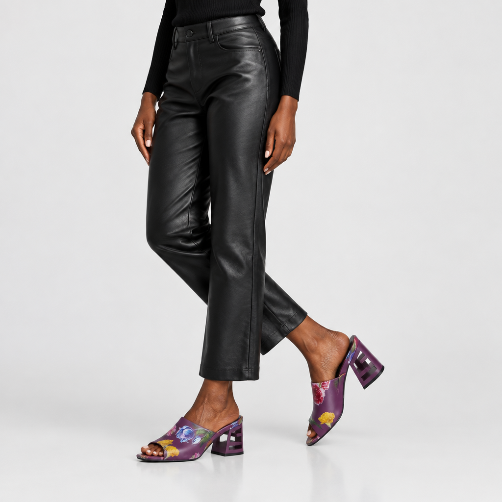 Azura SCULPTOR SANDALS – on-foot lifestyle view