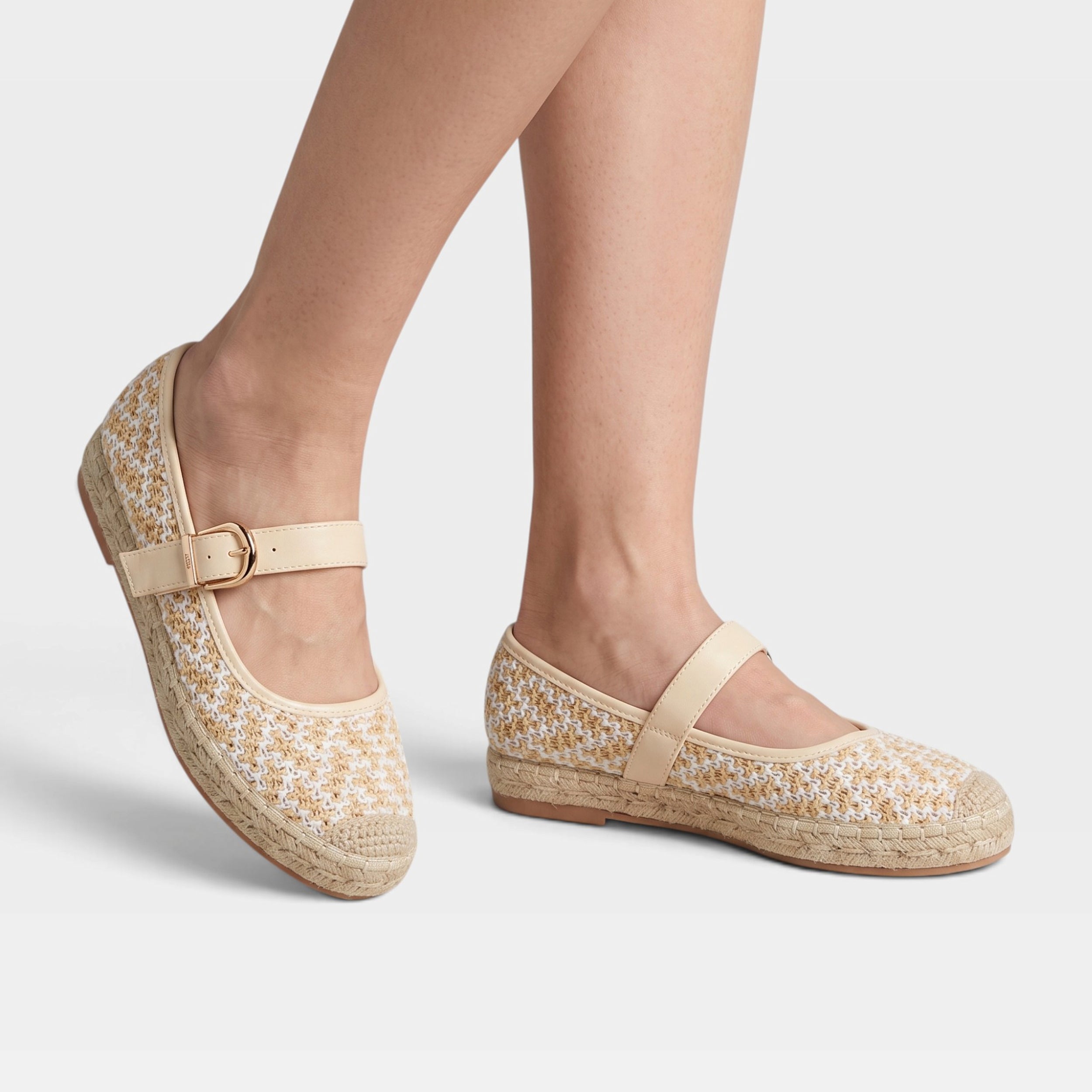 Azura Seaharbor Beige Multi Shoe