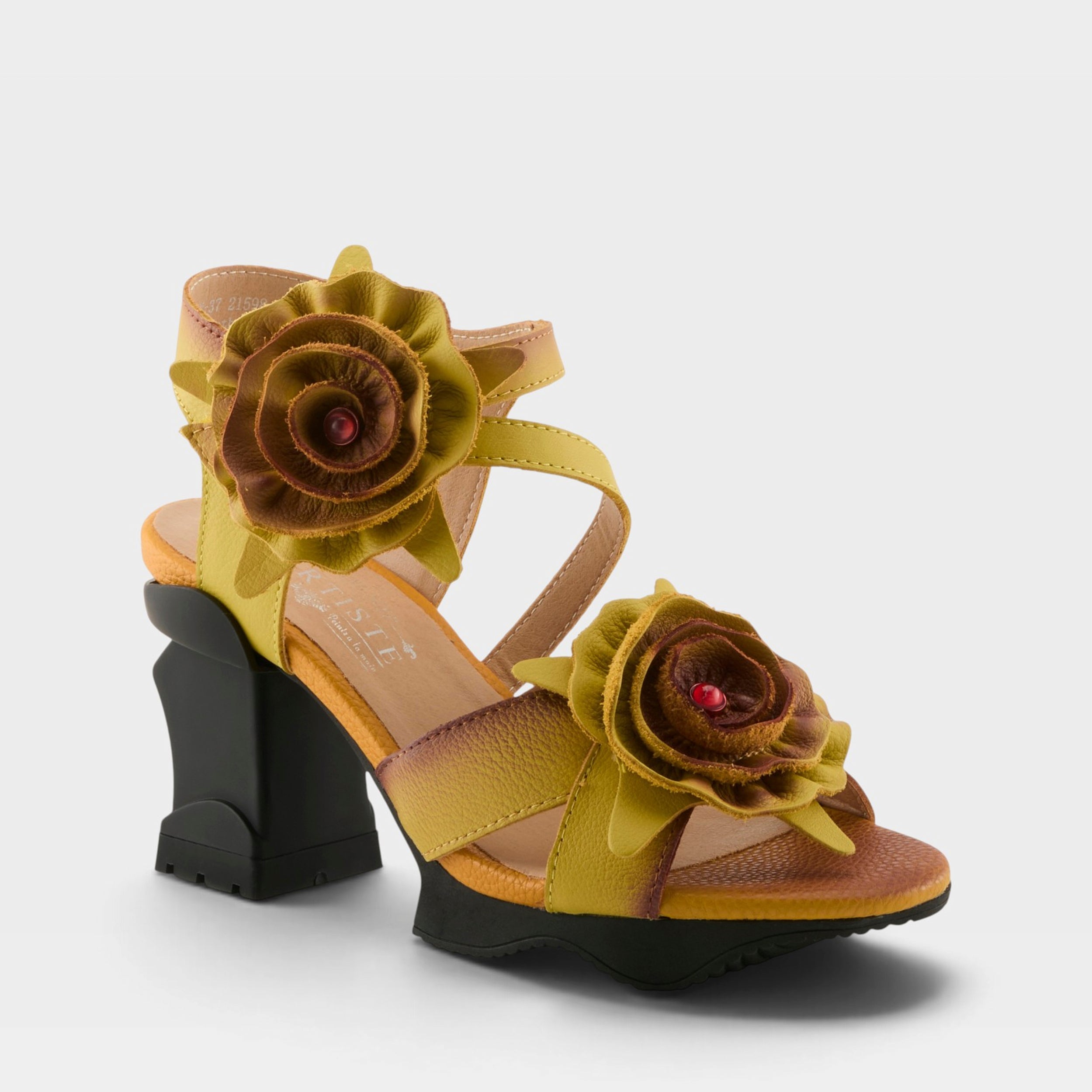 レ.ヴィア　シュシュメリデイアンジェル Women's L'artiste Shelly Ankle Strap Sandals - Spring Step Shoes