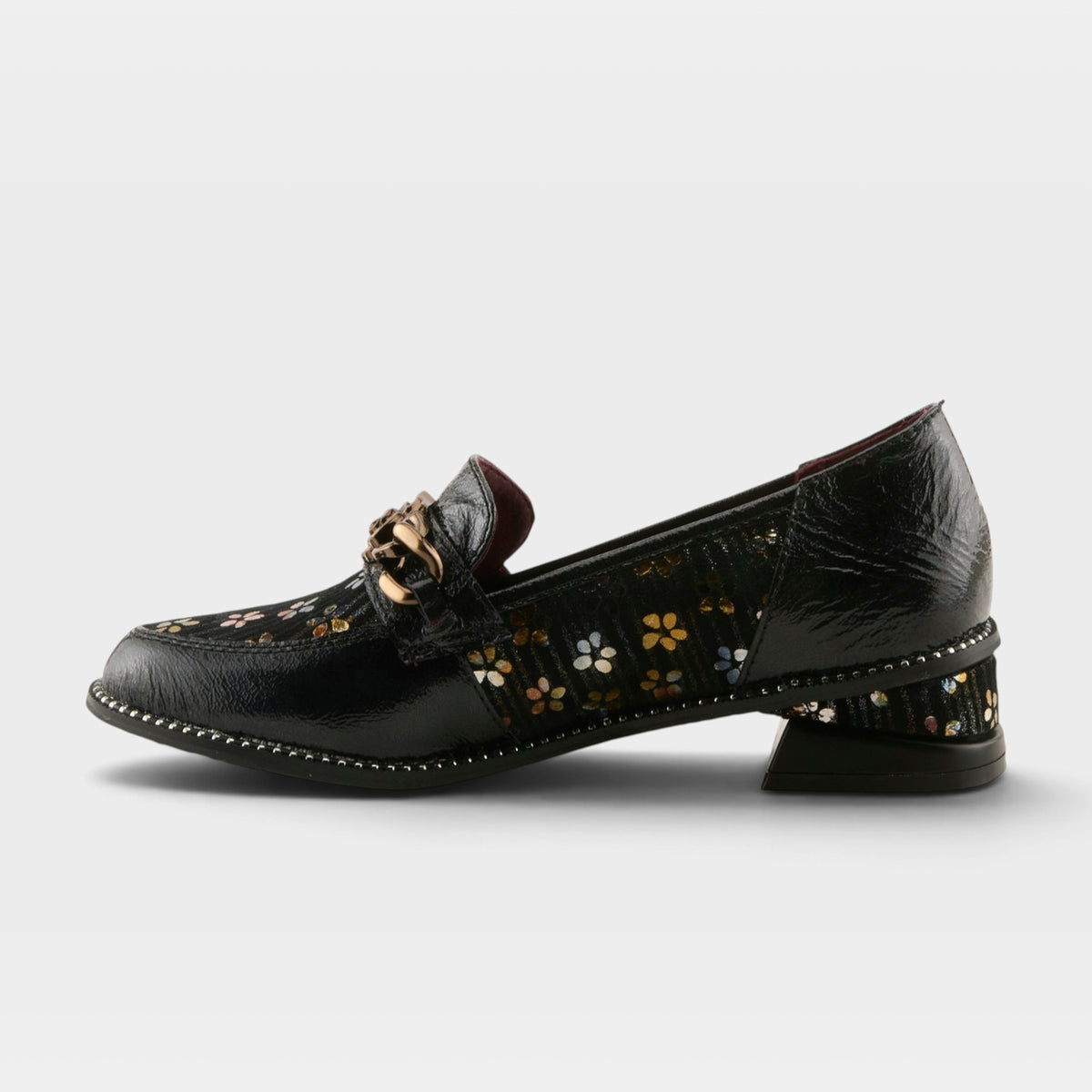 L'Artiste Shinyshoes shoes in Black Patent, side view