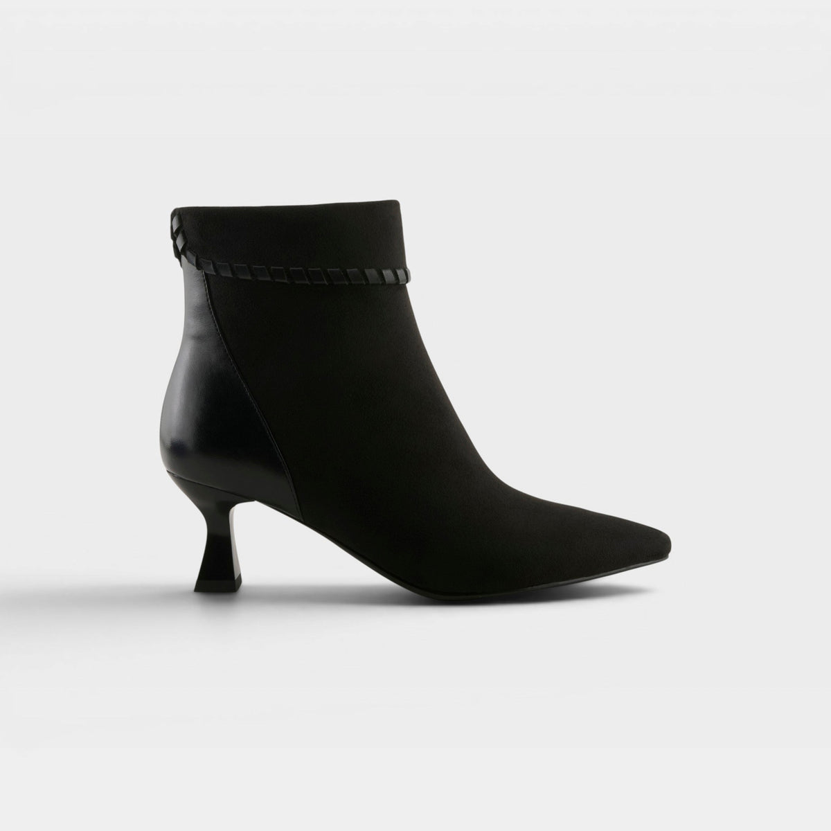 Azura – Sidesaddle – Black – Boot