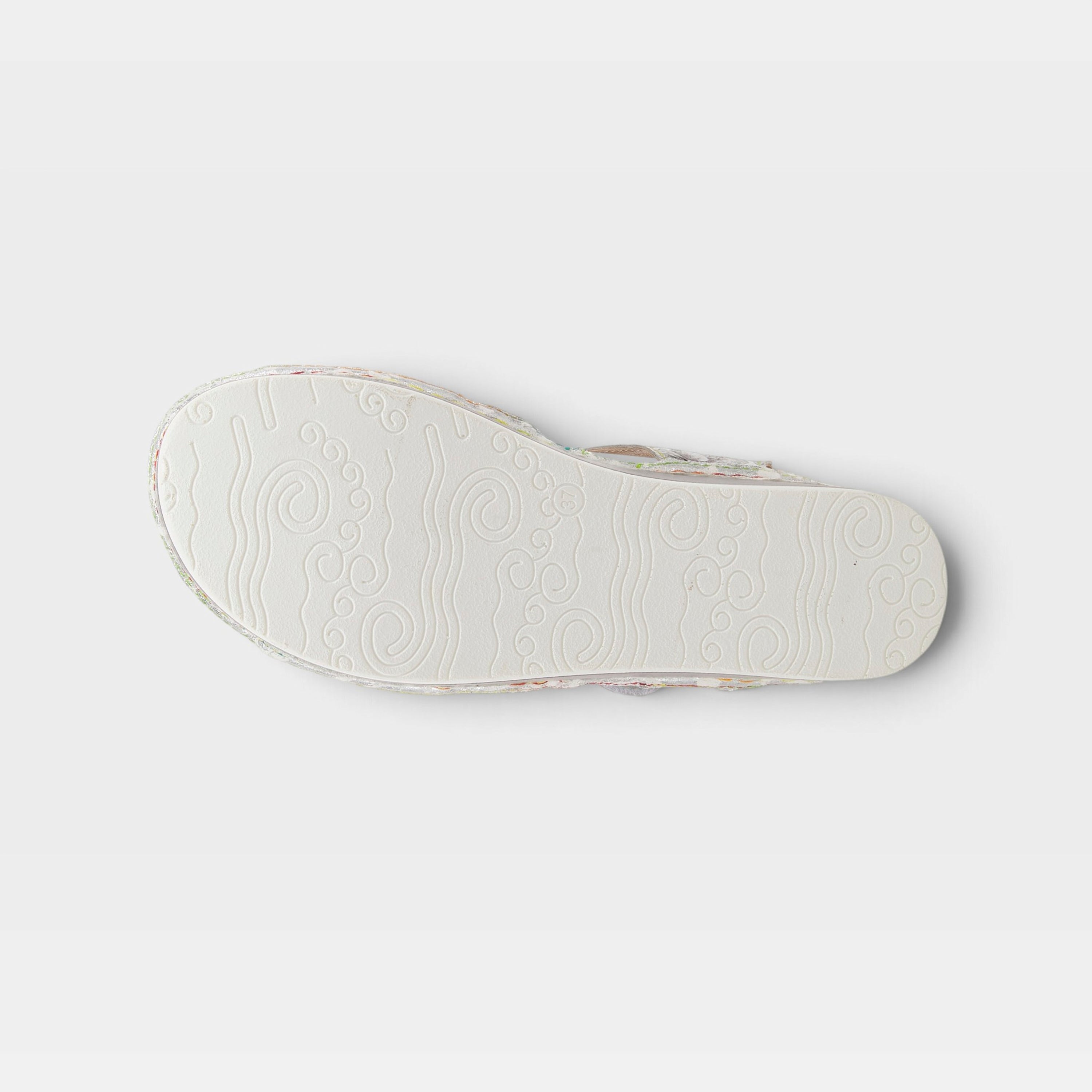 L'Artiste Sumacah sandal in Silver Multi, outsole view
