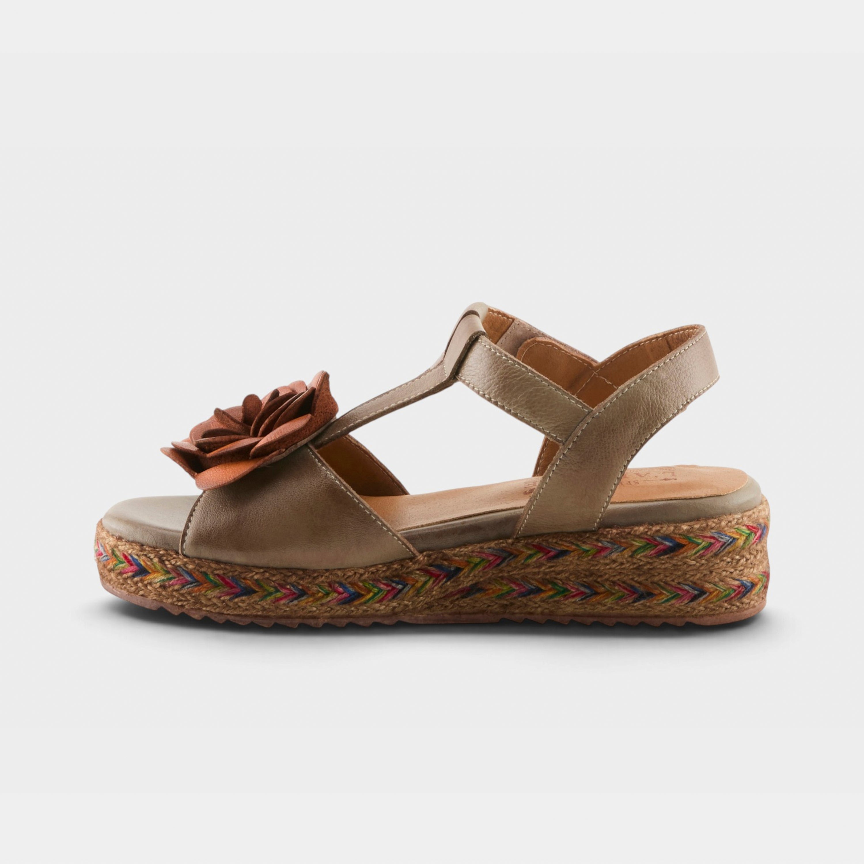 L'Artiste Tempest sandals in Light Grey, side view