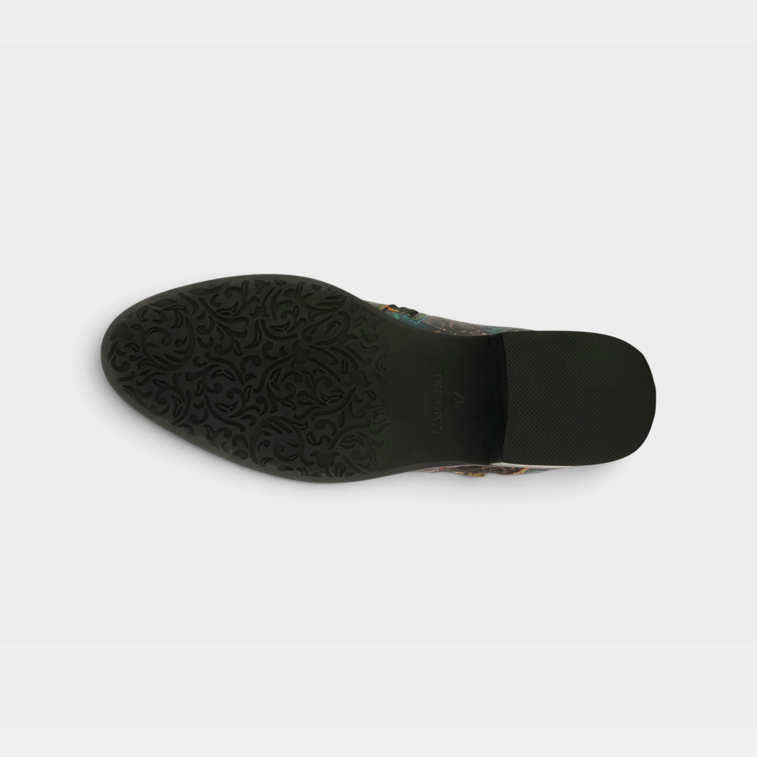L'Artiste Tiatia boots in Black, outsole view