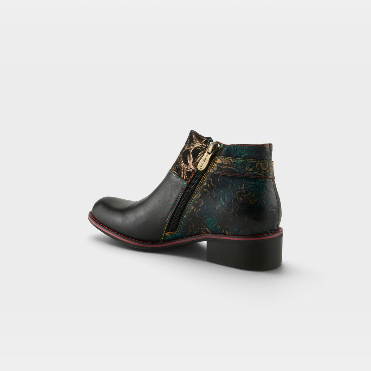 L'Artiste Tiatia boots in Black, alternate angle view