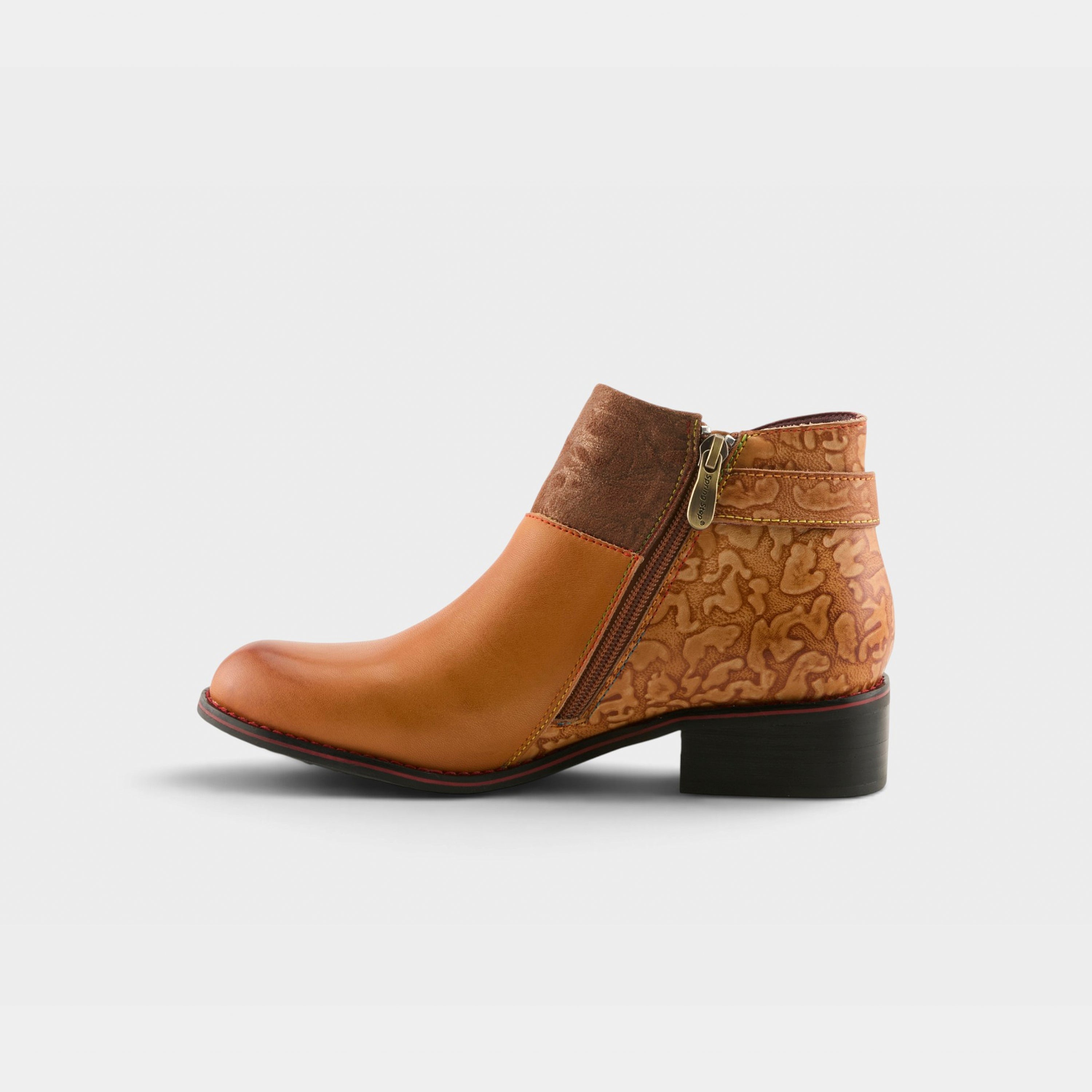 L'Artiste Tiatia boots in Camel, side view