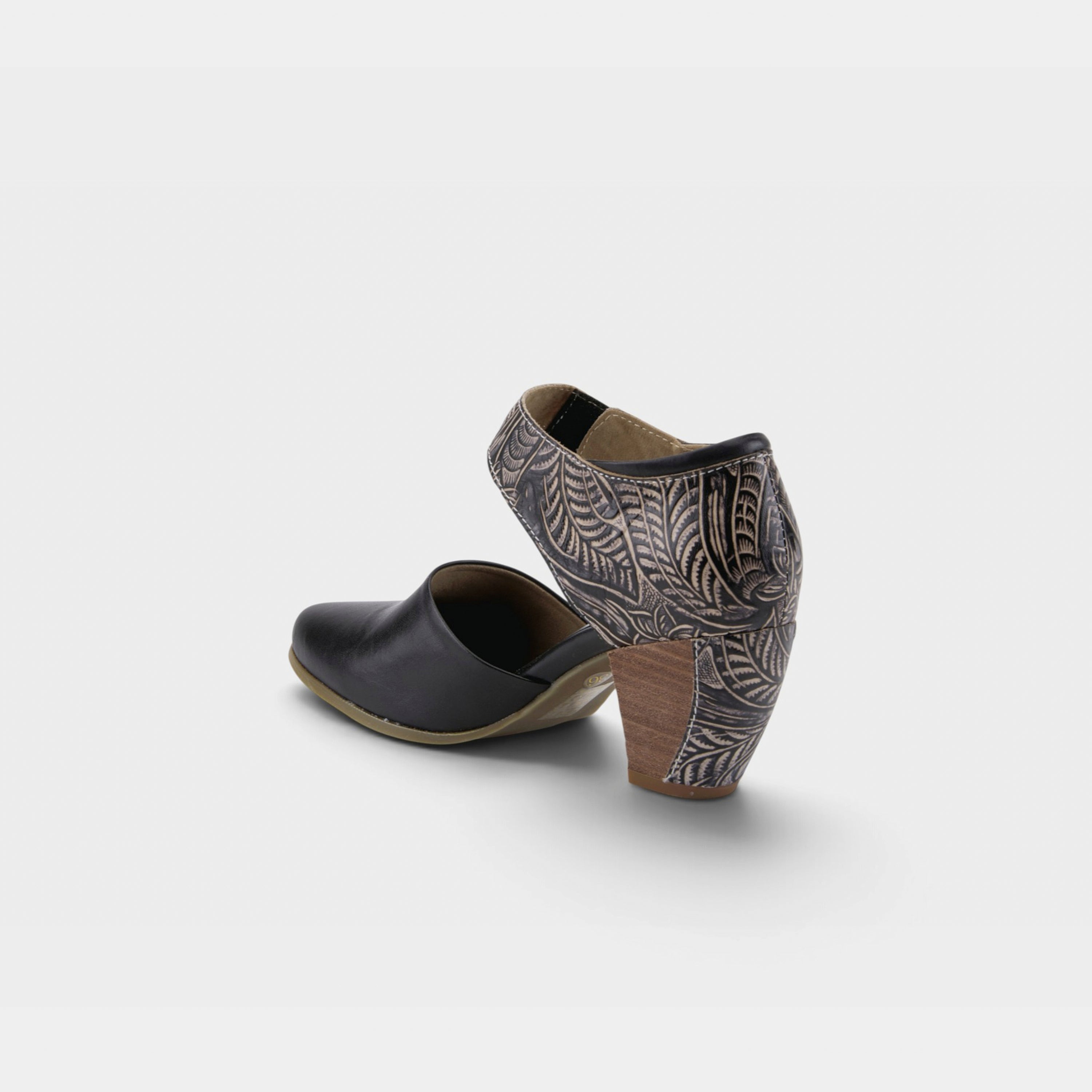 L'Artiste Toolie shoes in Black, alternate angle view