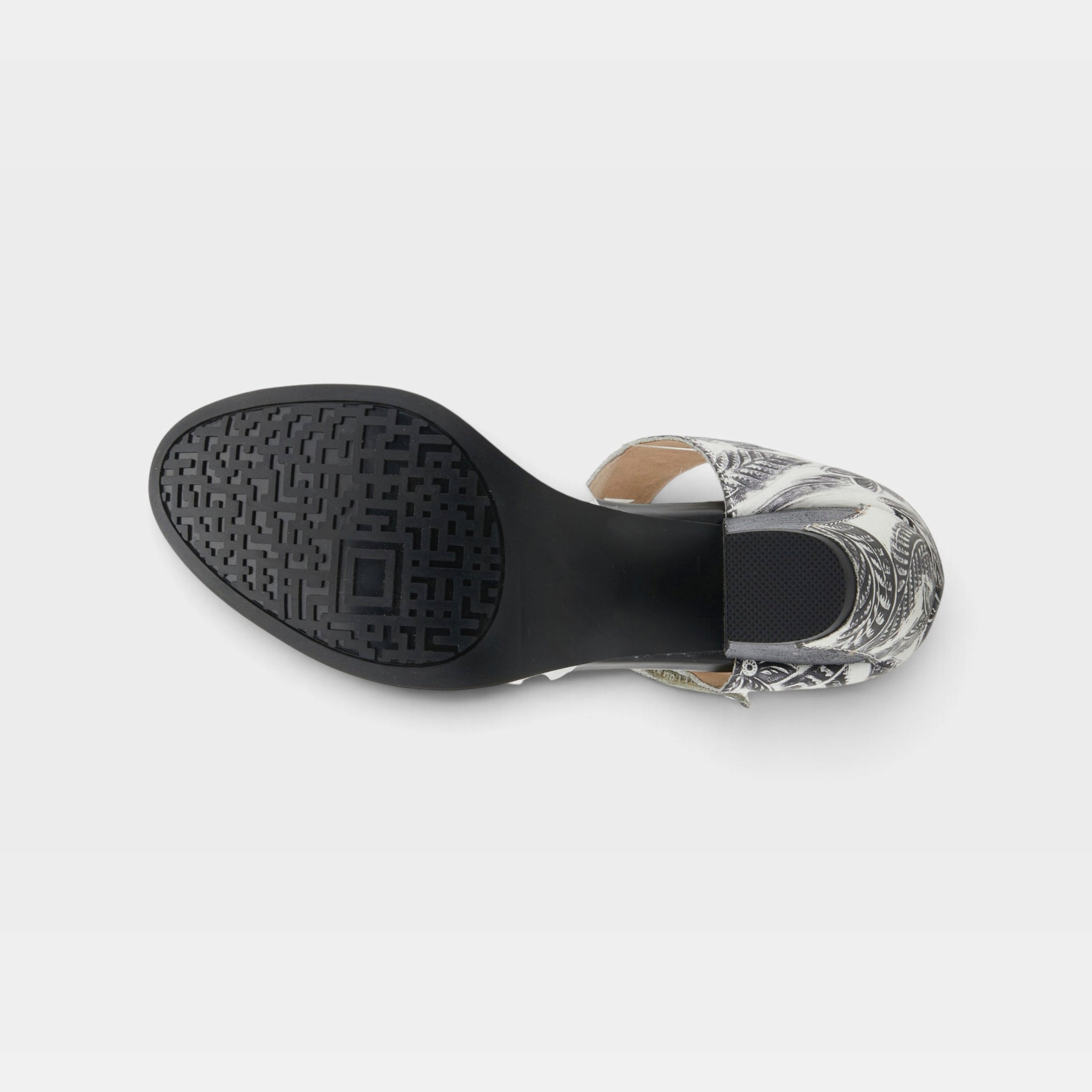 L'Artiste Toolie shoes in Off White Multi, outsole view