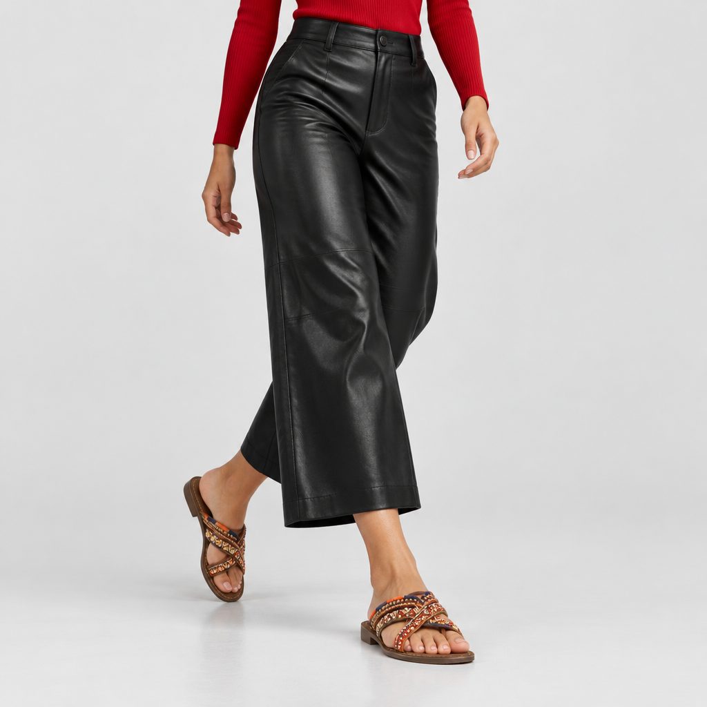 Azura TRIAGE SLIDE SANDAL – on-foot lifestyle view