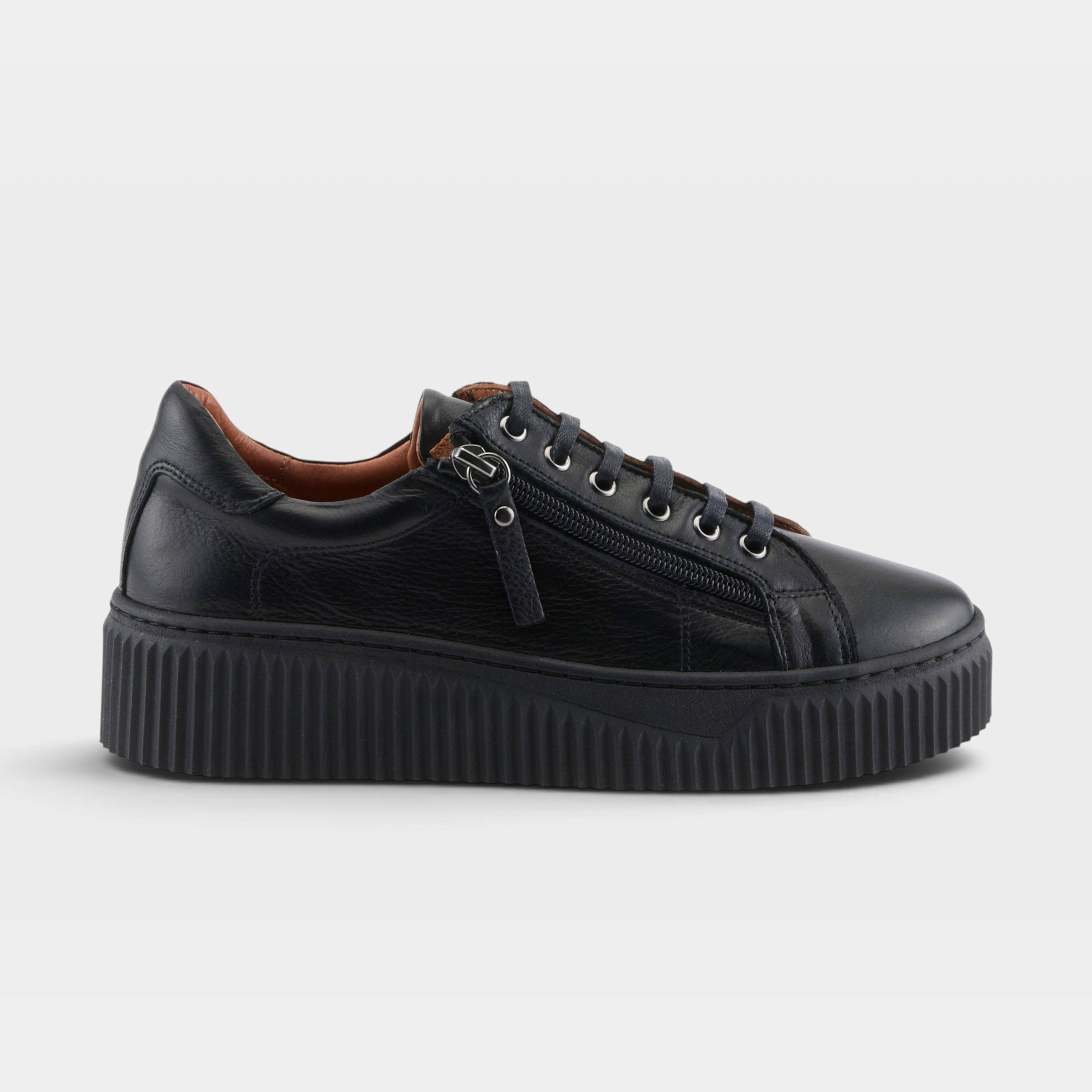 Spring Step Vibe Black Sneaker