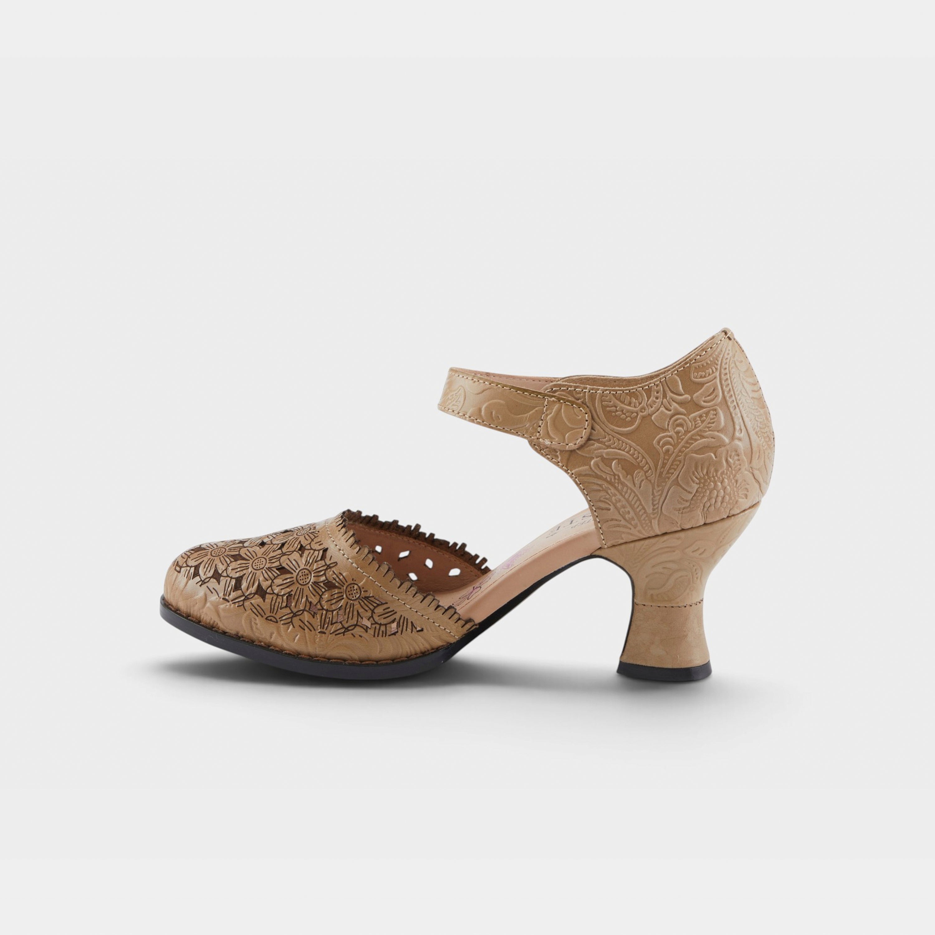 L'Artiste Visionary ankle strap shoes in Beige, side view