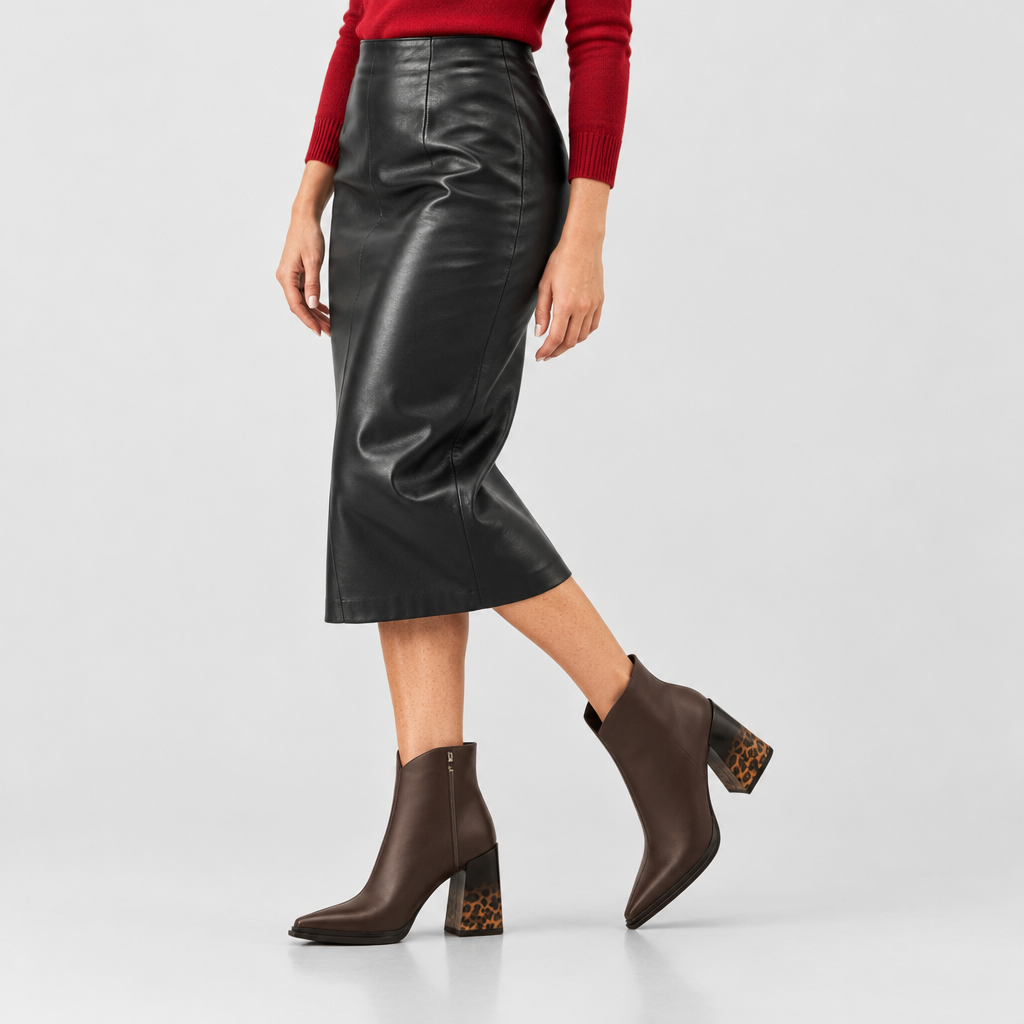 Azura WANDERER BOOTS – on-foot lifestyle view