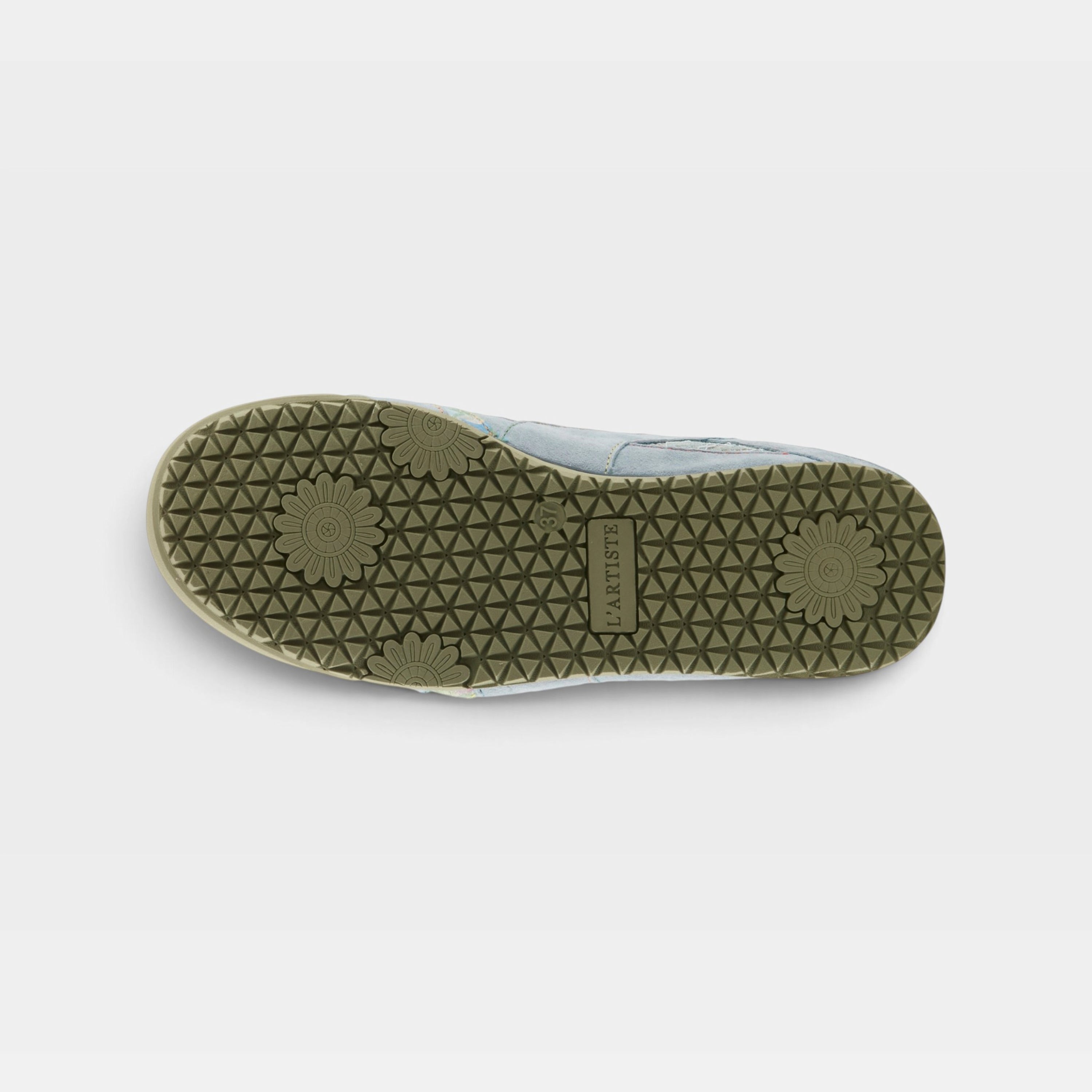 L'Artiste Wavehello sneaker in Light Blue, outsole view