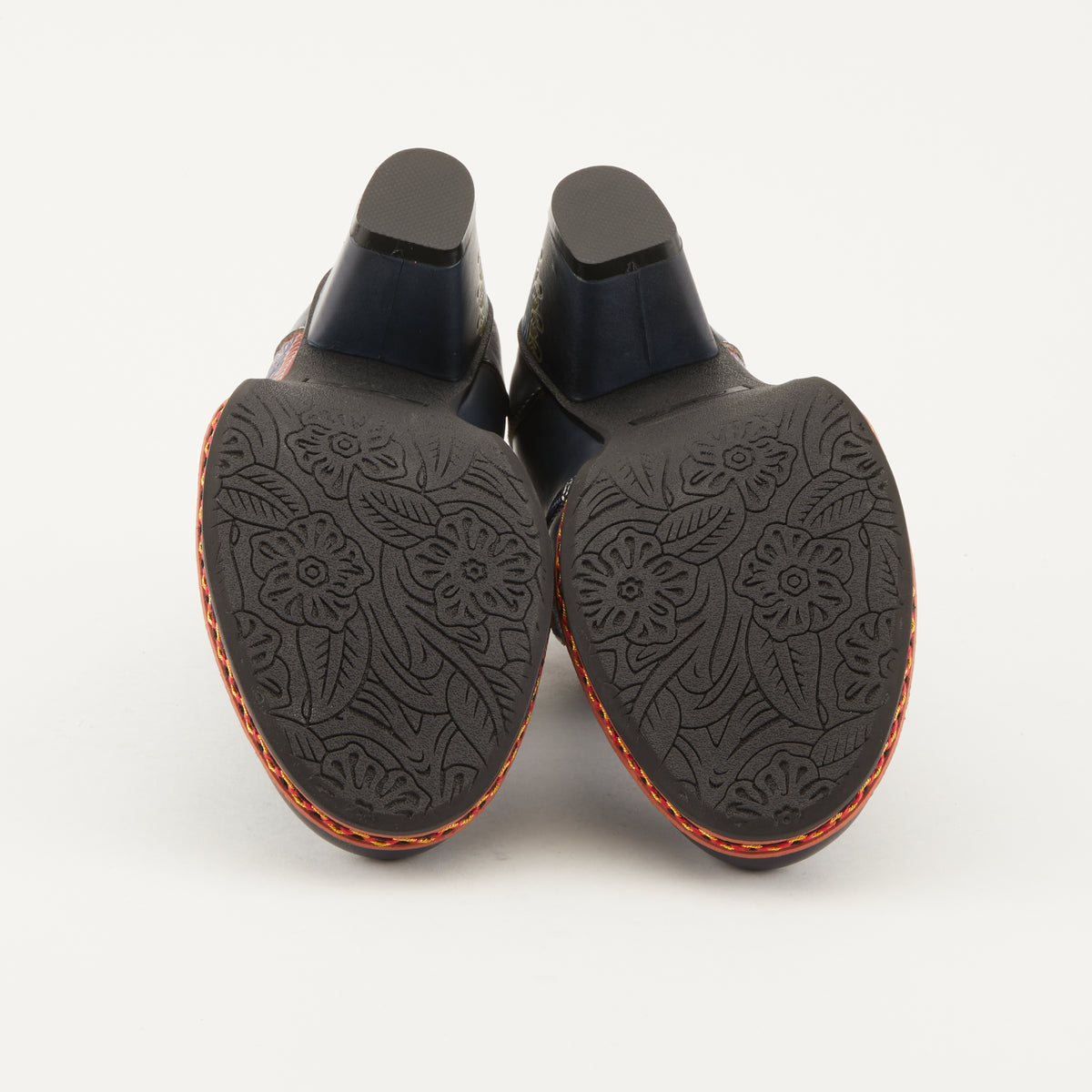 L'Artiste L'ARTISTE ZAMI SHOES shoe in red with handcrafted leather design
