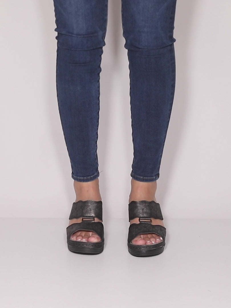 Flexus FLEXUS DREISER SLIDE SANDAL sandal in black with flexible sole