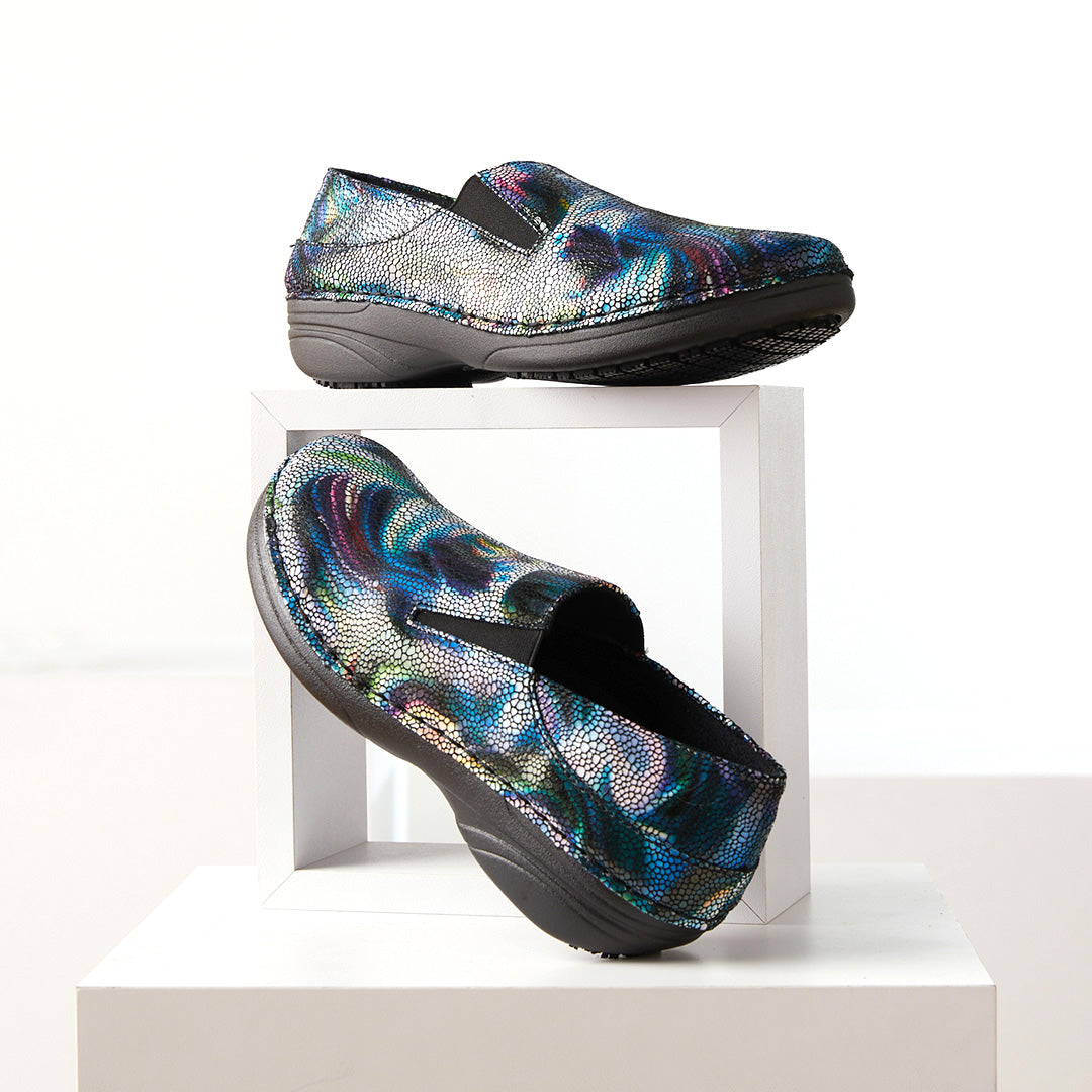 Spring Step Professional SPRING STEP PROFESSIONAL MANILA BOREAL SLIP-ON SHOE slip-on shoe in blue with slip-resistant outsole