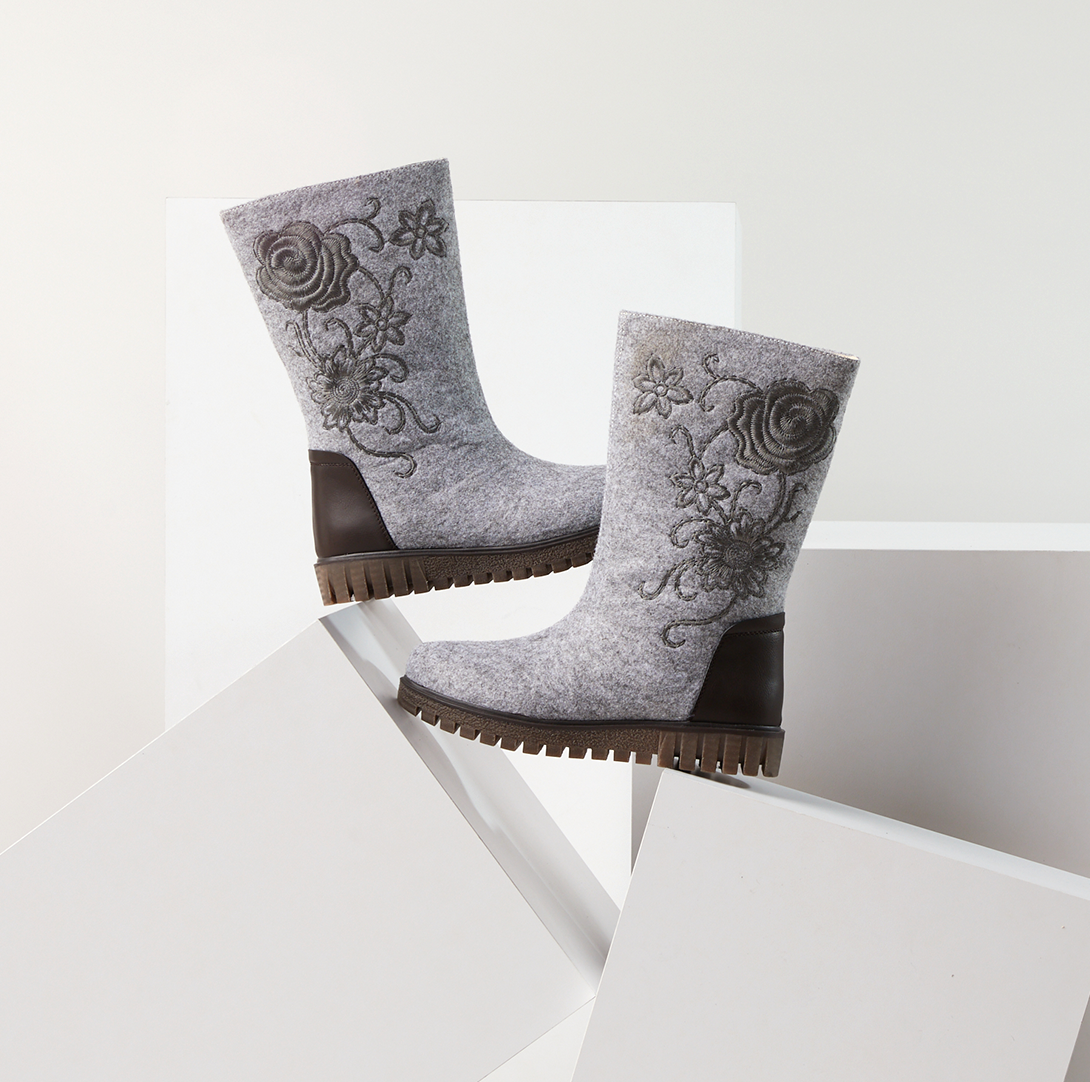 Azura Nehal women's boot in grey with leather upper and zipper detail