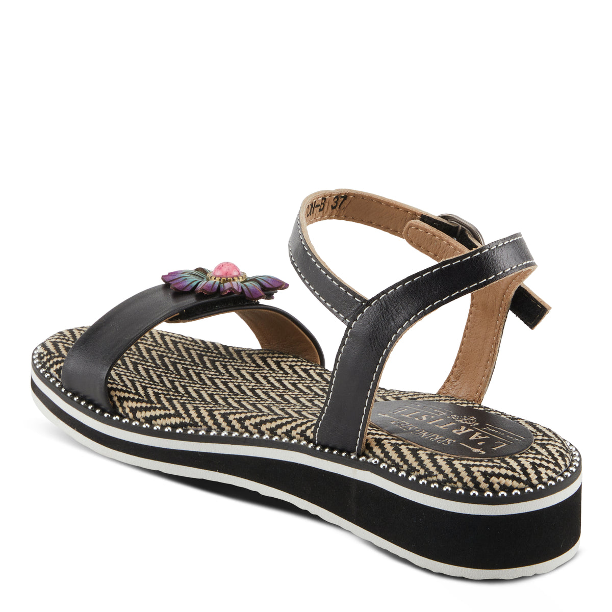 L'Artiste L'ARTISTE TILTON SANDALS sandal in black with handcrafted leather design